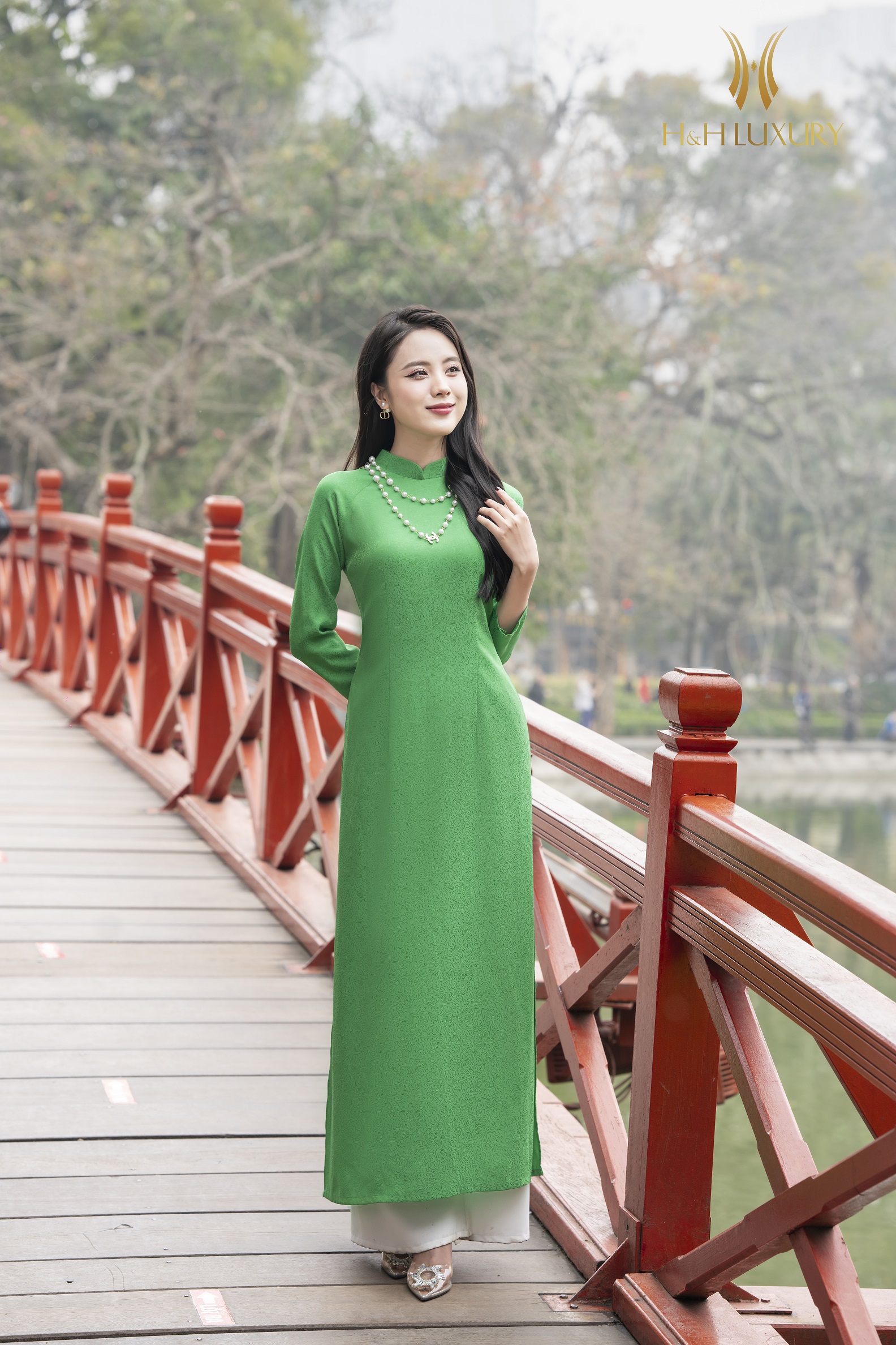 ÁO DÀI LỤA GẤM HOA CÚC XANH