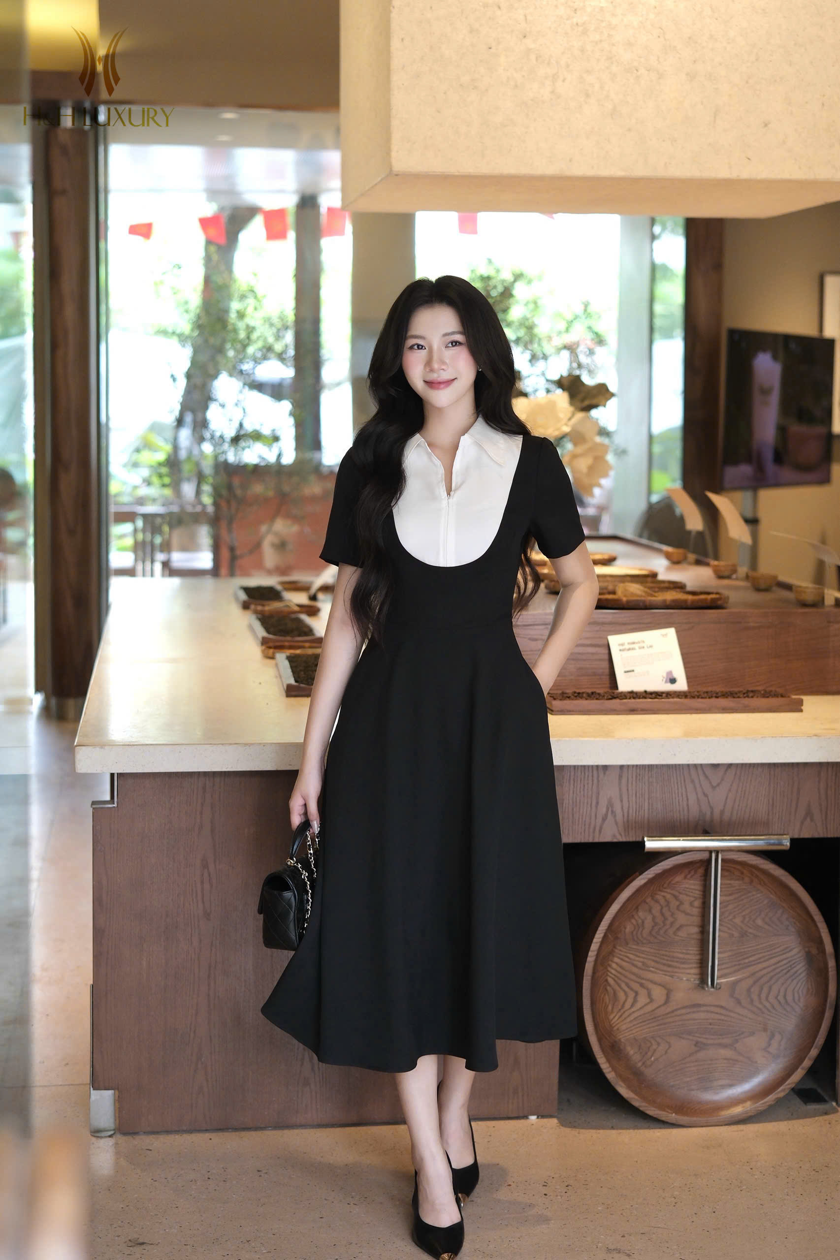 ĐẦM XÒE ĐEN PHỐI TẰM TRẮNG HÀN