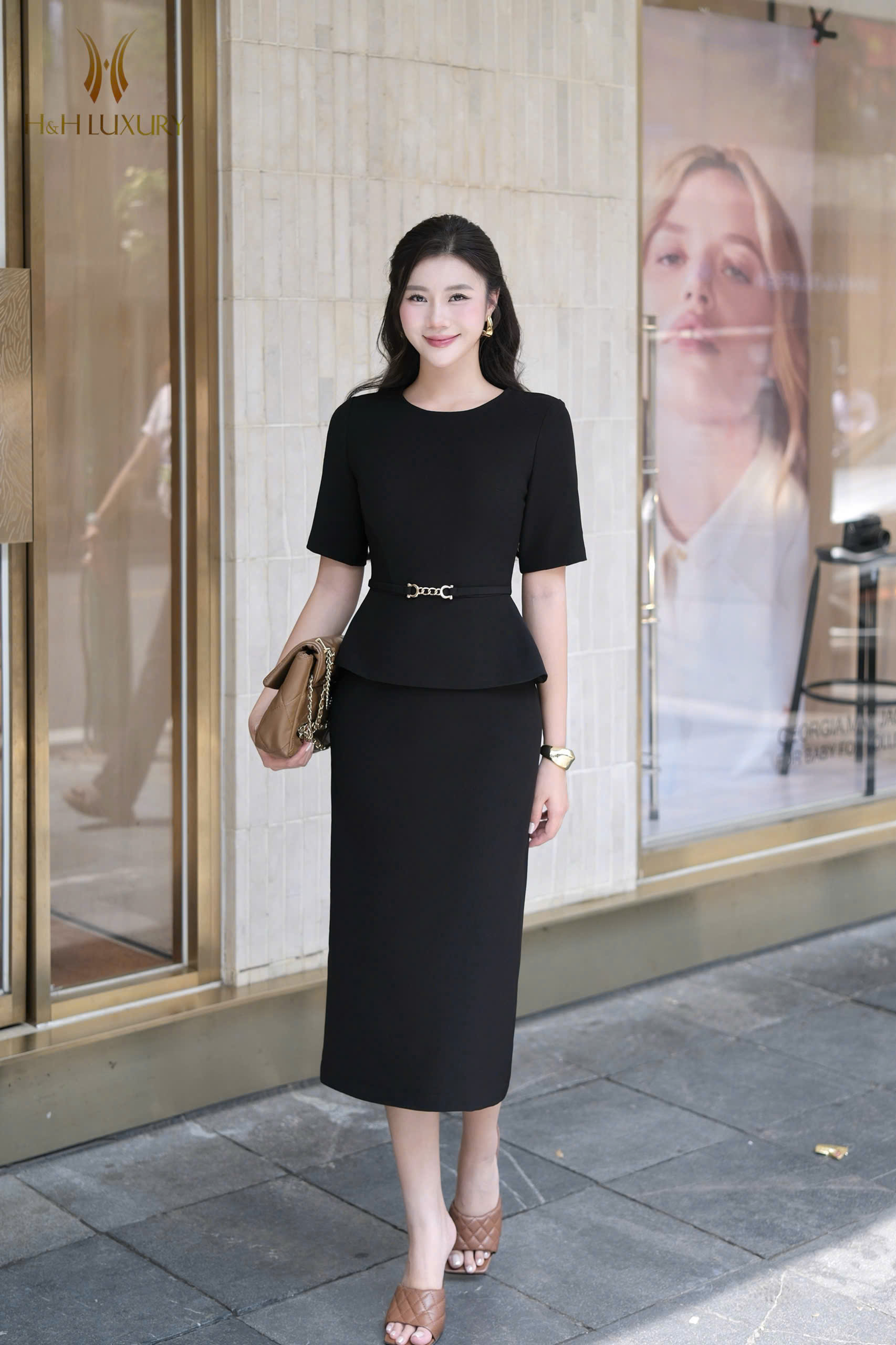 ĐẦM BÚT CHÌ XUÔNG ĐEN DÁNG PEPLUM