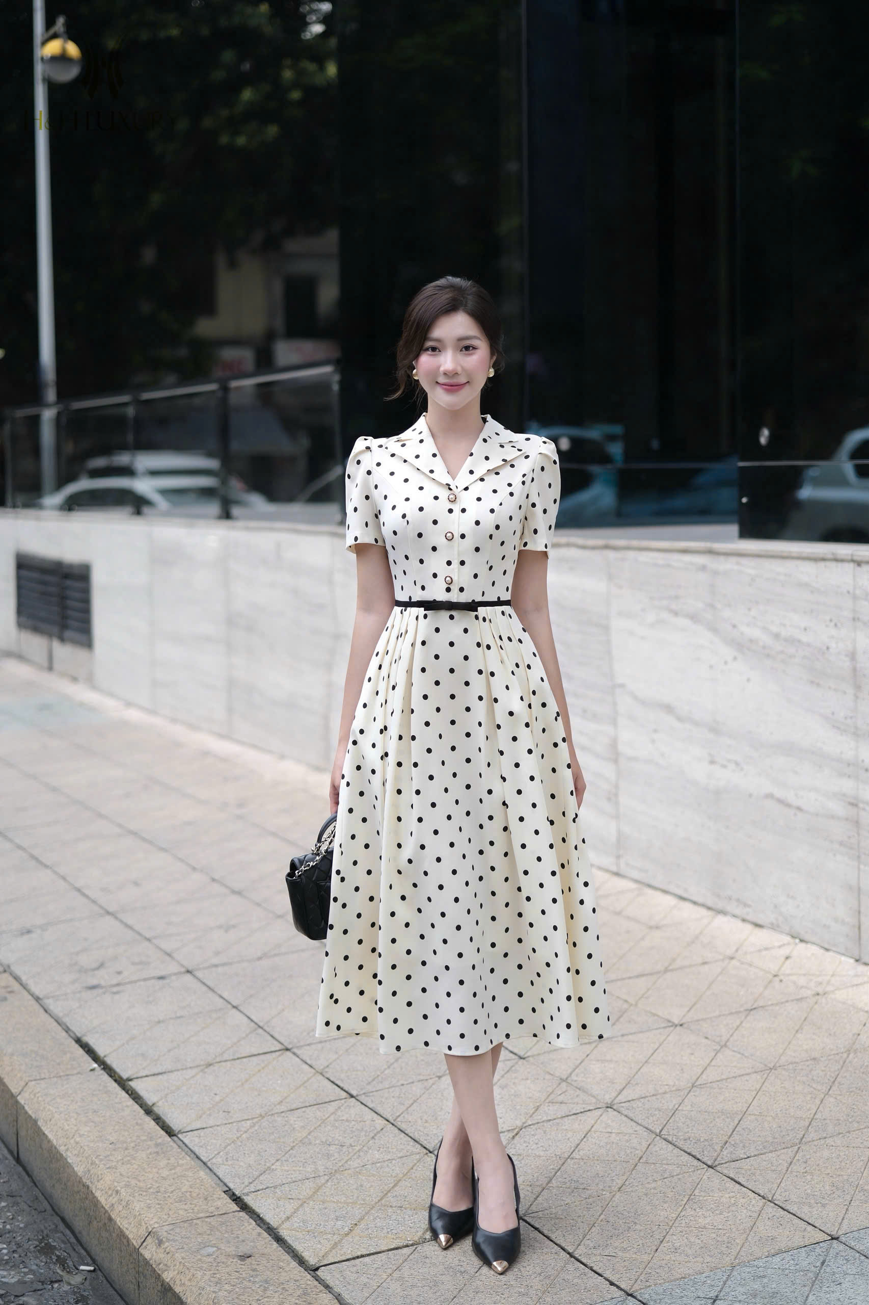 ĐẦM CHẤM BI CỔ VÉC NƠ EO