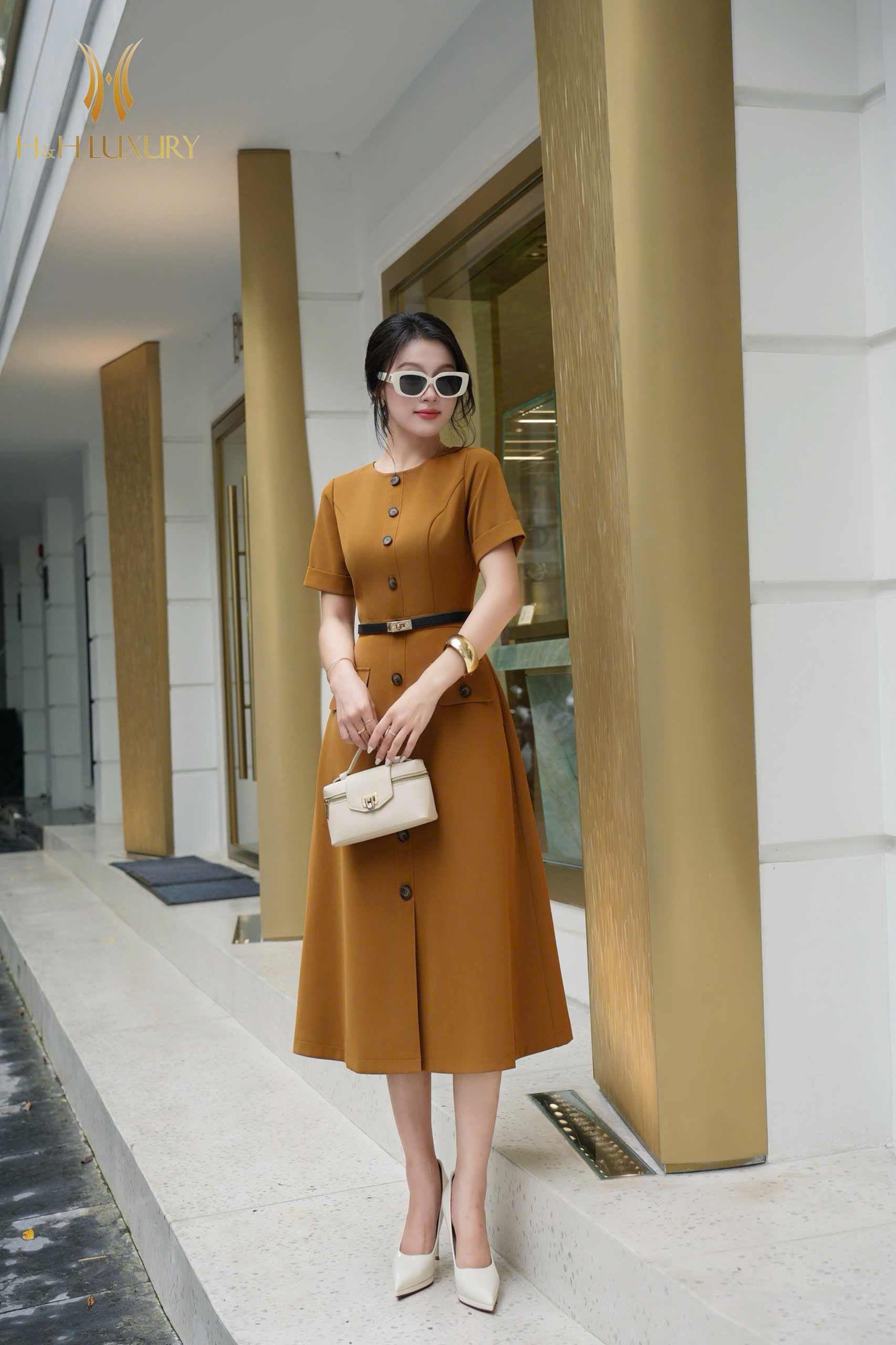 ĐẦM XÒE CAM ĐẤT ĐÍNH CÚC