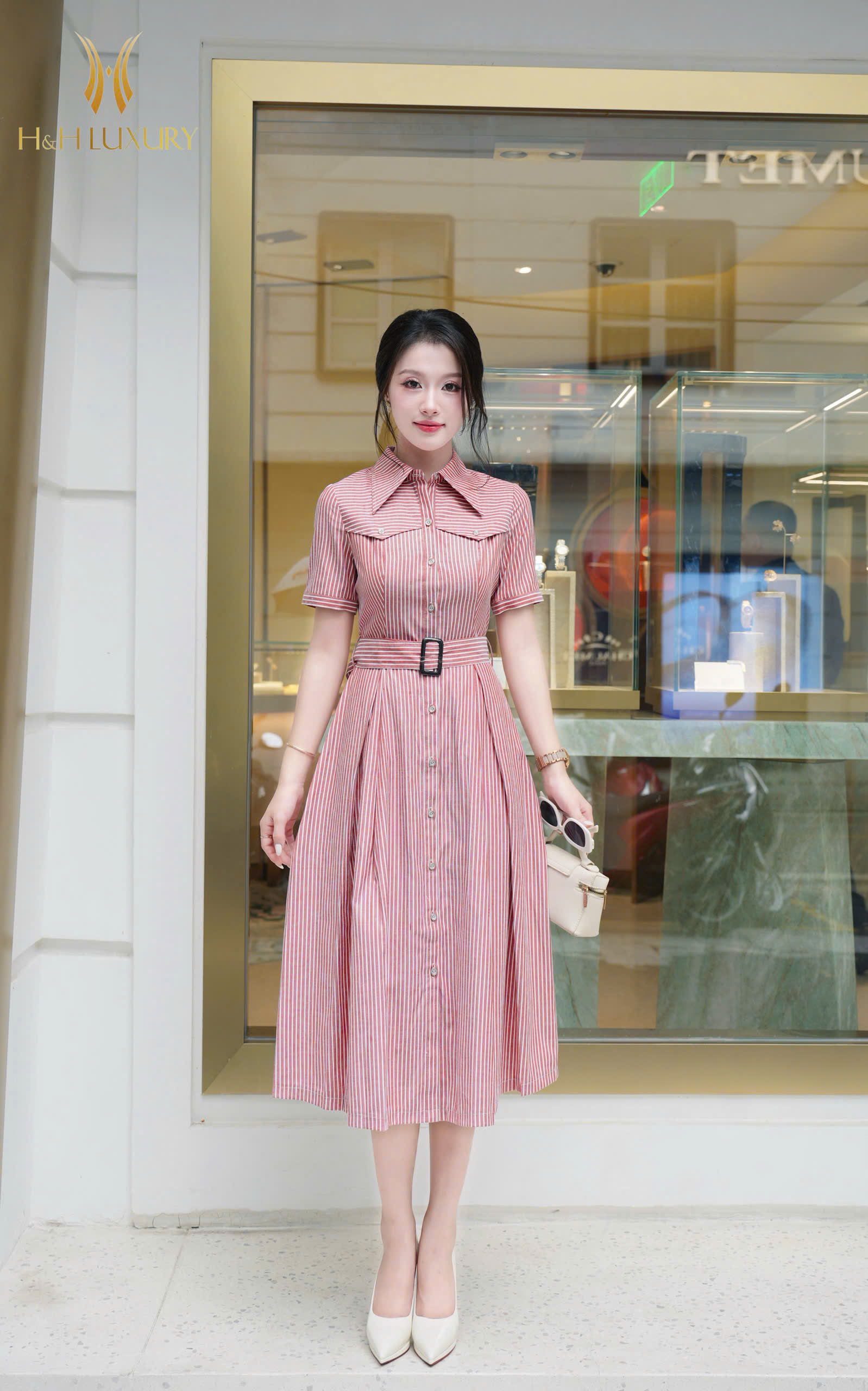 ĐẦM KẺ ĐỎ ĐÔ CỔ ĐỨC ĐAI EO