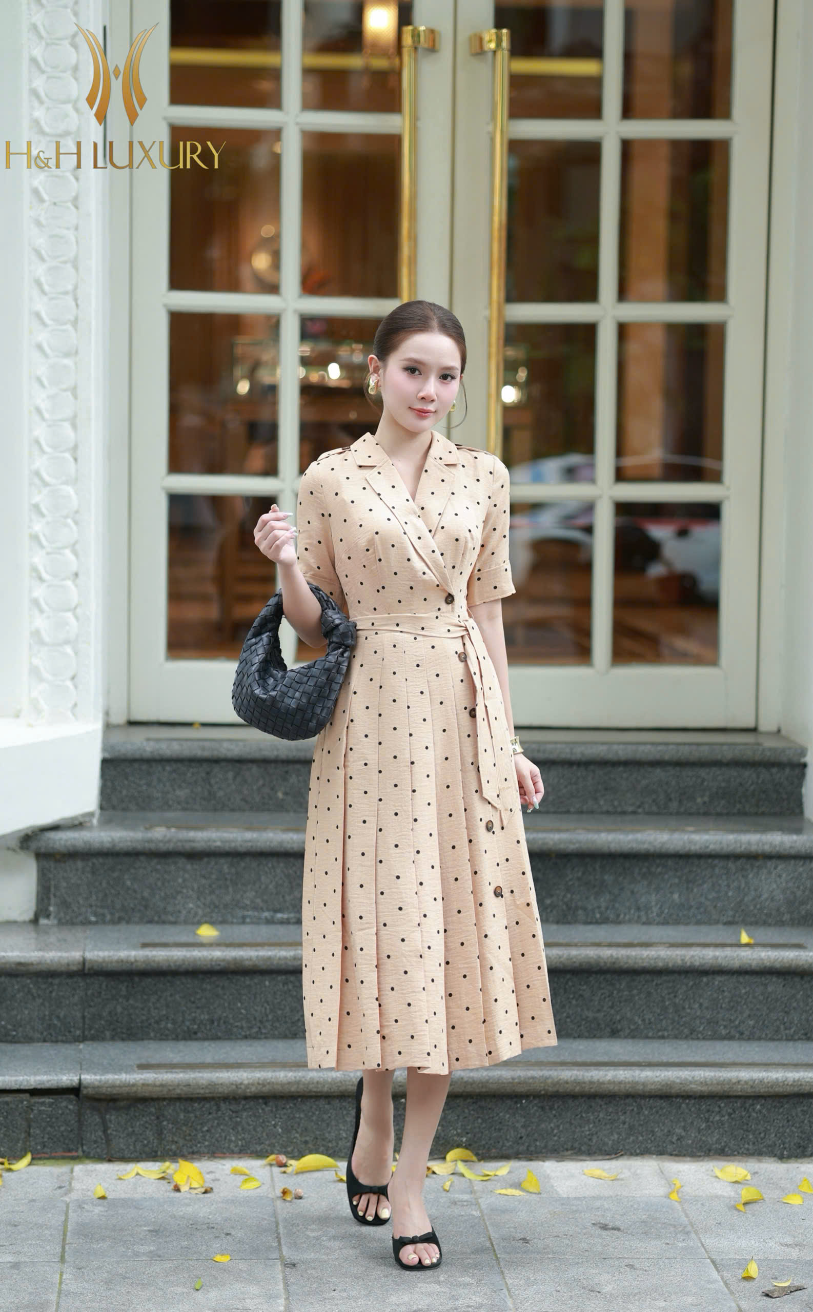 ĐẦM LINEN NÂU LATTE XẾP LY THÂN