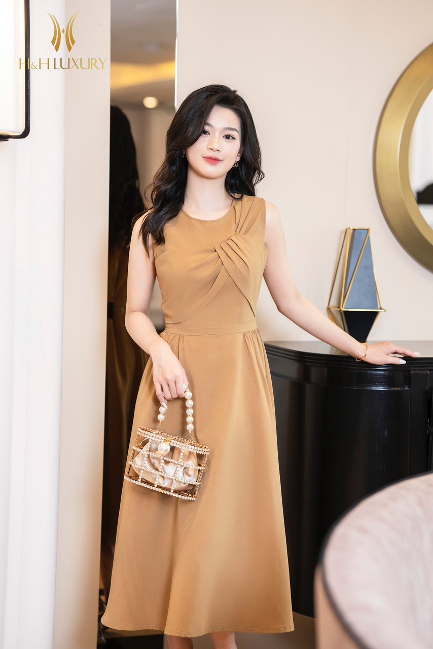 ĐẦM XÒE VÀNG CÁT XẾP LY NGỰC