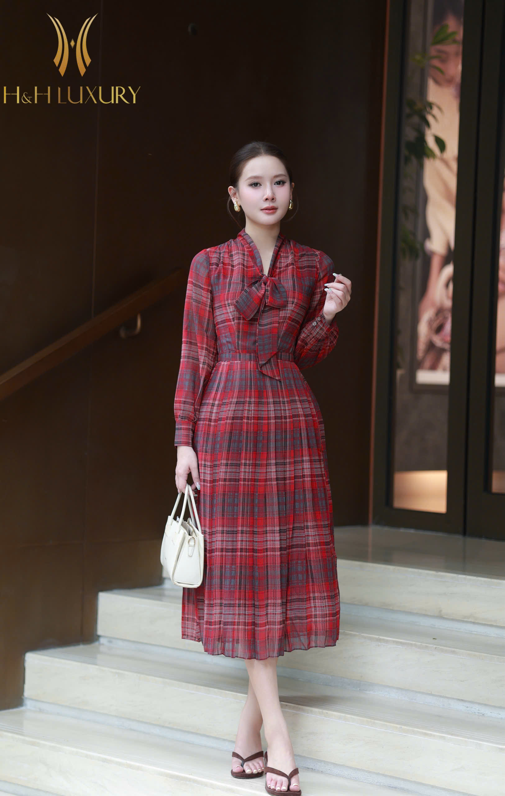 ĐẦM KẺ ĐỎ ĐÔ XẾP LY THÂN