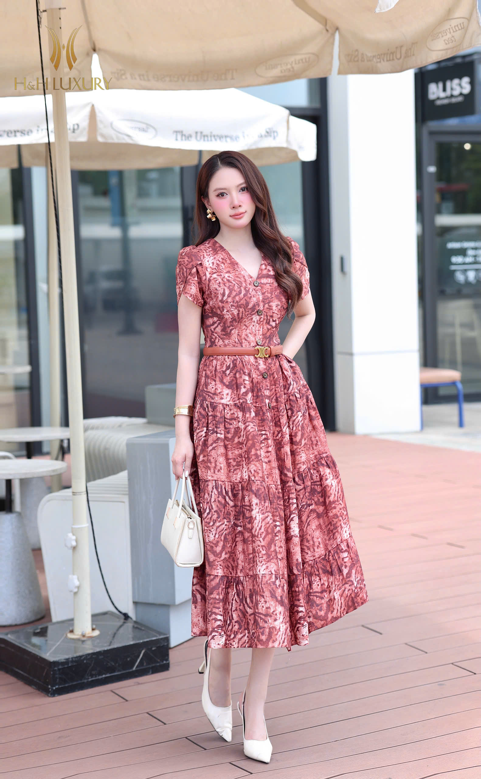 ĐẦM XÒE LINEN NÂU TÂY CỔ V