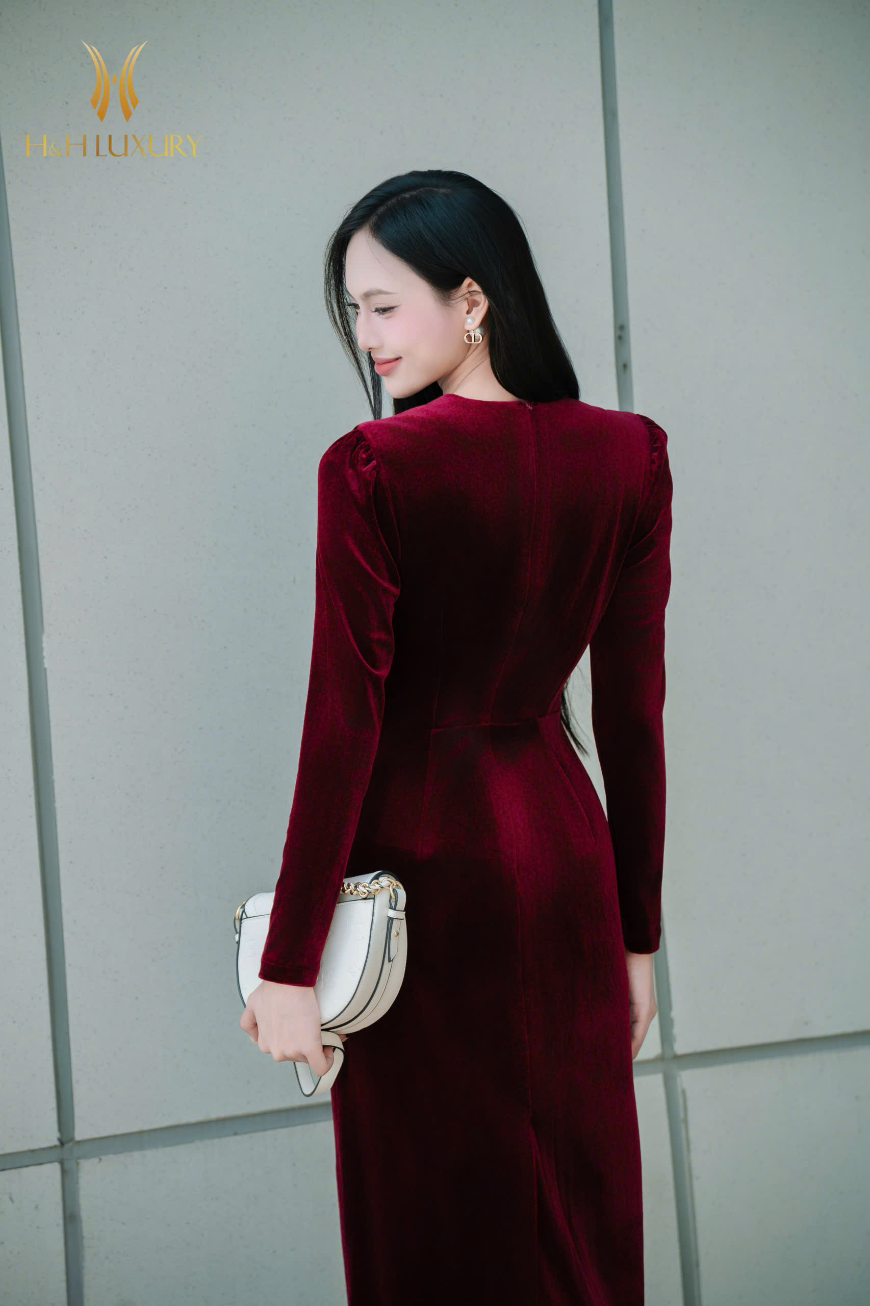 ĐẦM BÚT CHÌ NHUNG ĐỎ RƯỢU