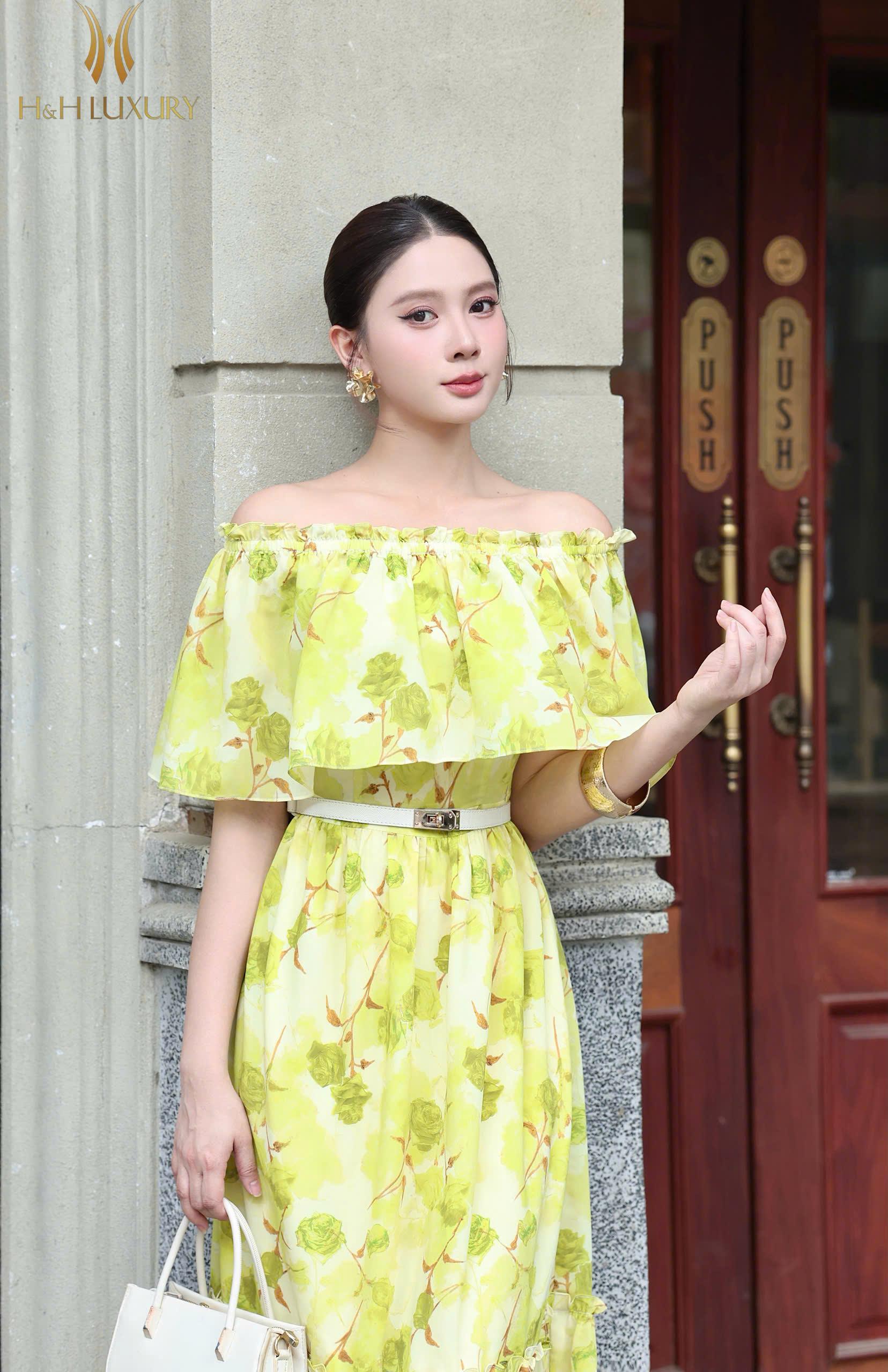 ĐẦM LỤA TẰM VÀNG CHANH CHUN VAI