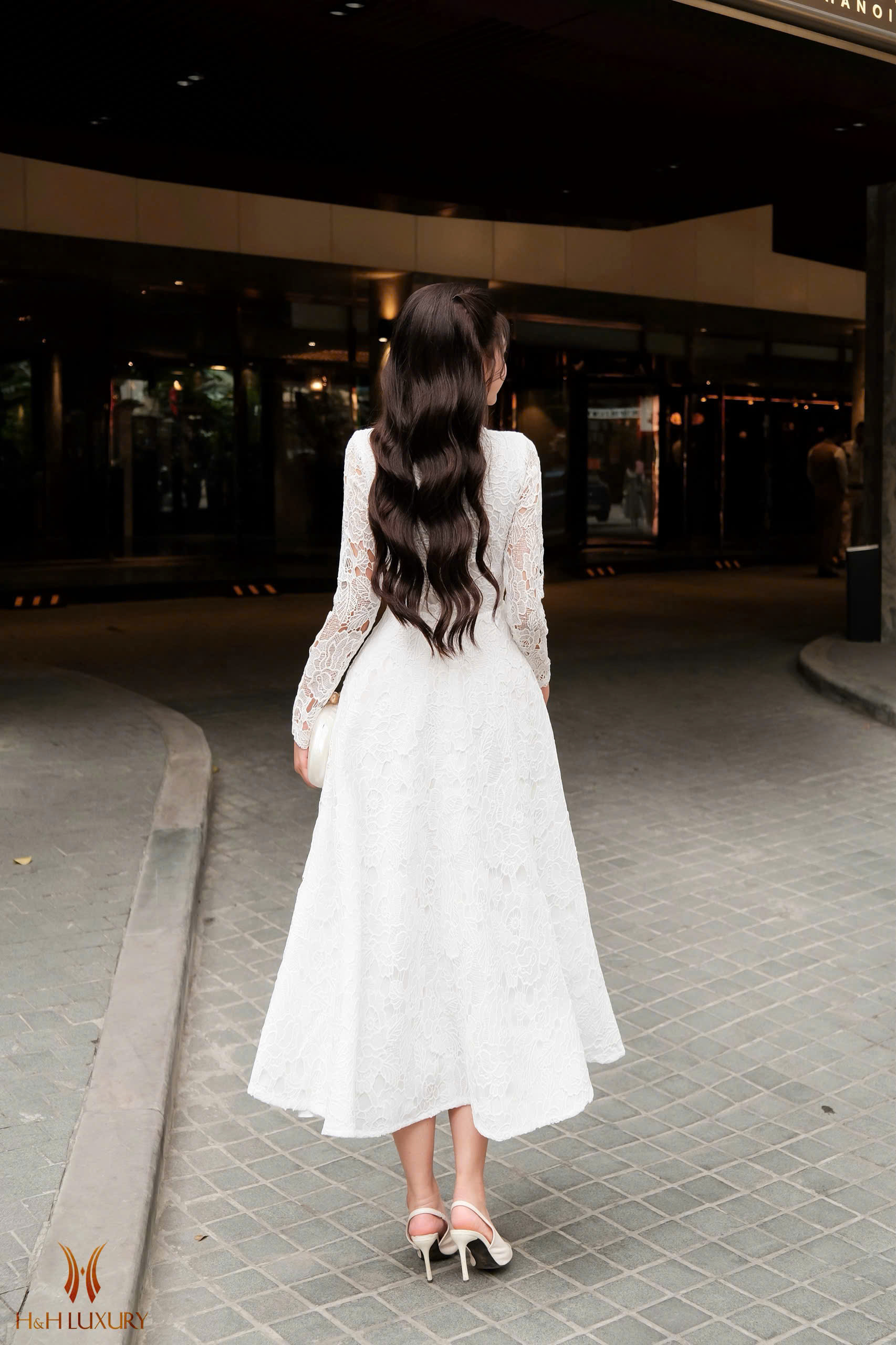 ĐẦM XÒE REN TRẮNG CAO CẤP