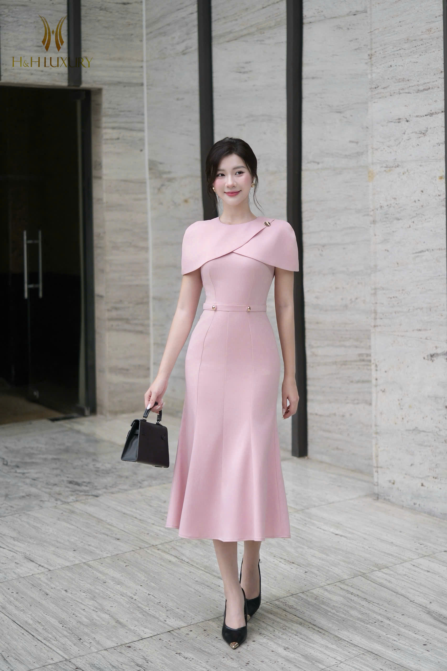 ĐẦM HỒNG ĐUÔI CÁ TÀ NGỰC