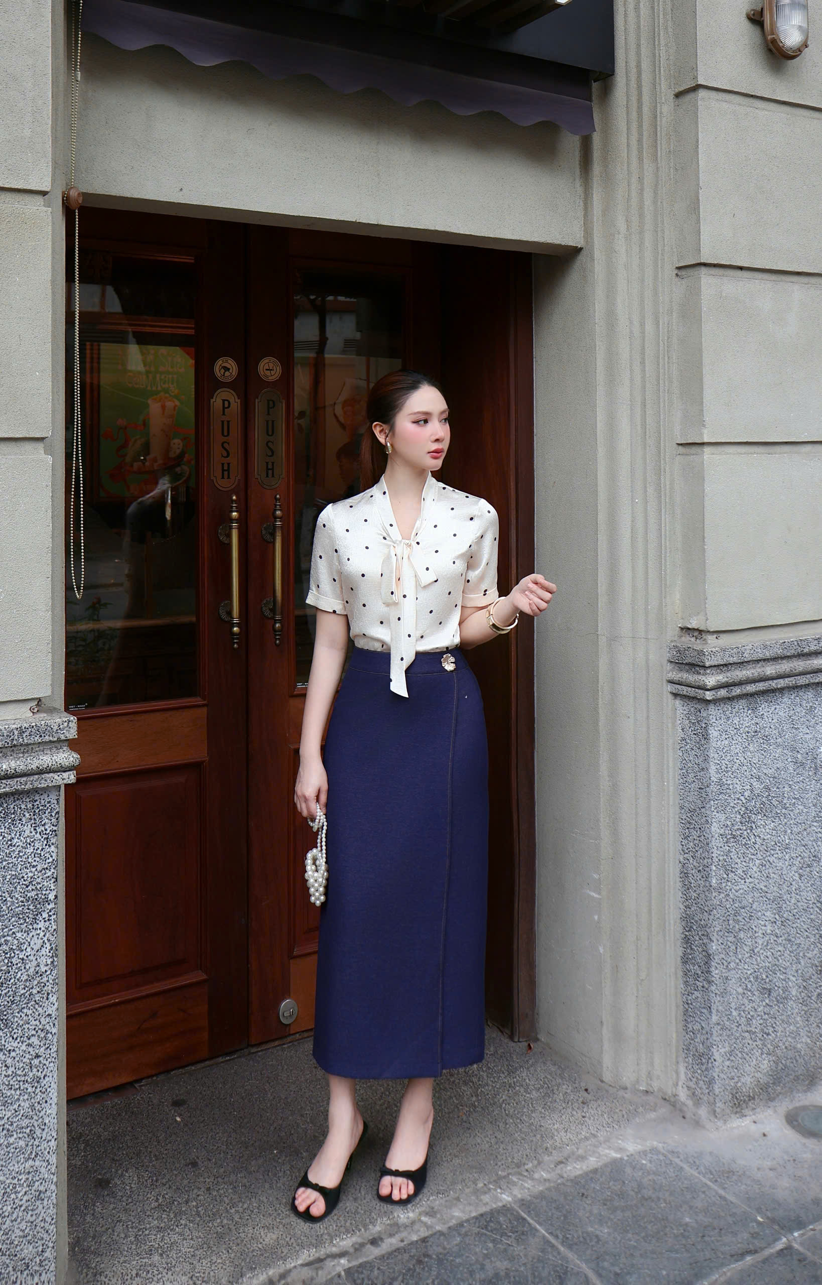 CHÂN VÁY BÚT CHÌ JEAN LỤA XANH TÀ LẬT