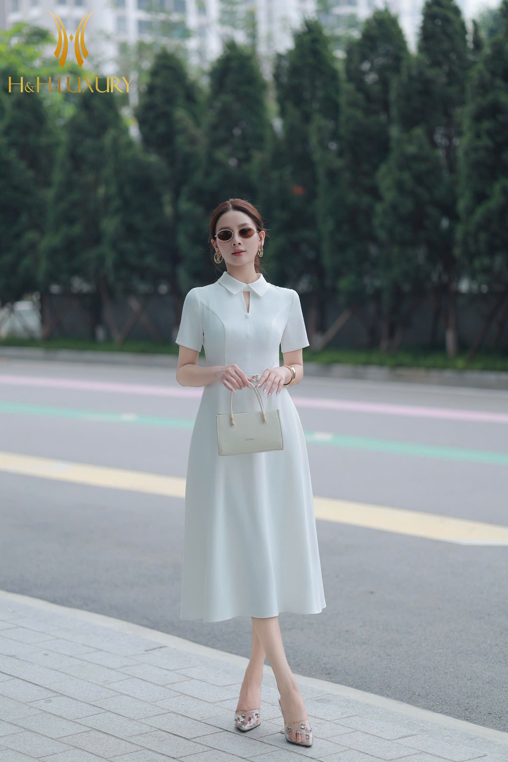 ĐẦM XÒE TRẮNG CÚC BỌC ĐAI EO