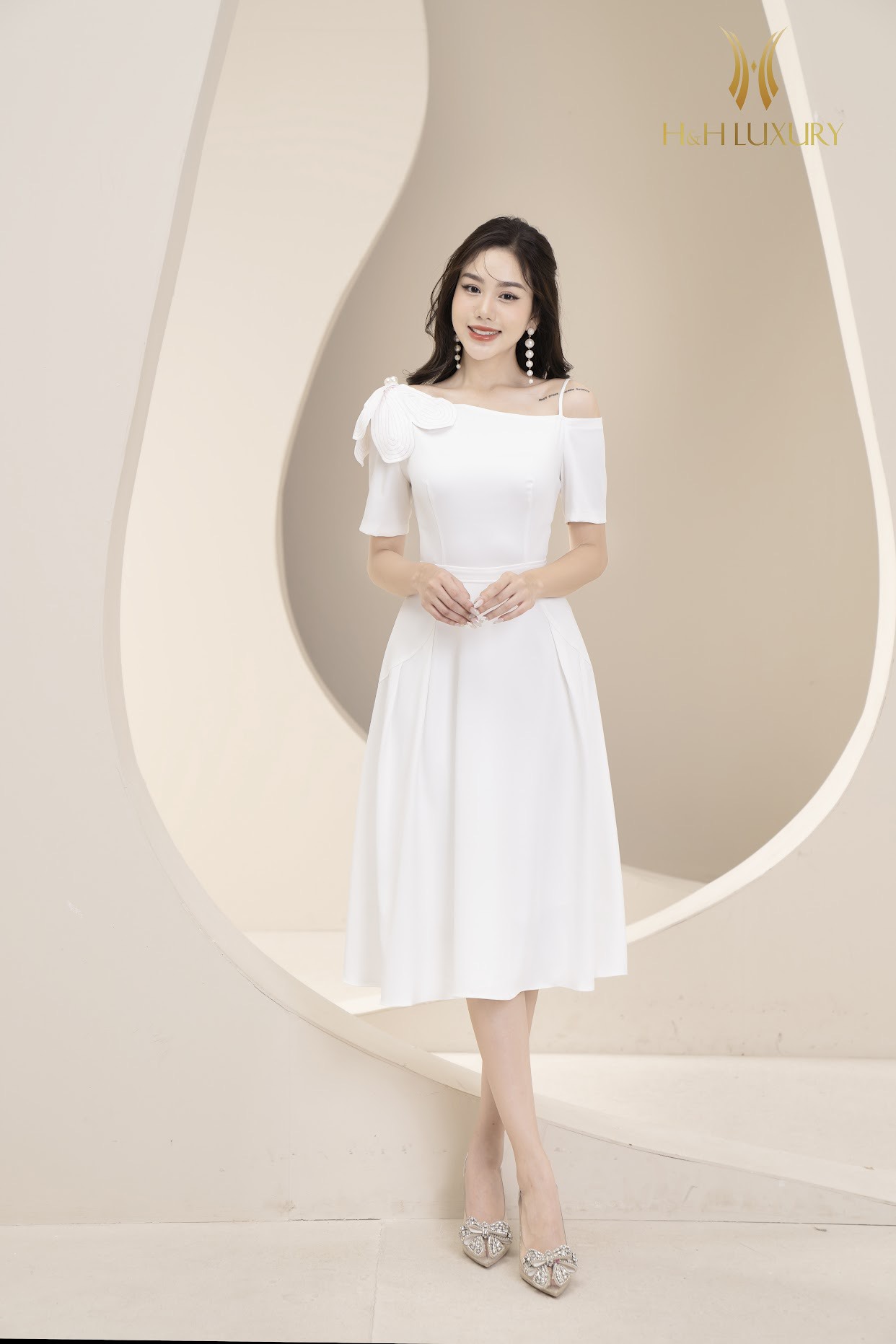 Đầm dự tiệc màu trắng dáng xòe xếp ly KK166-17 | Thời trang công sở K&K  Fashion