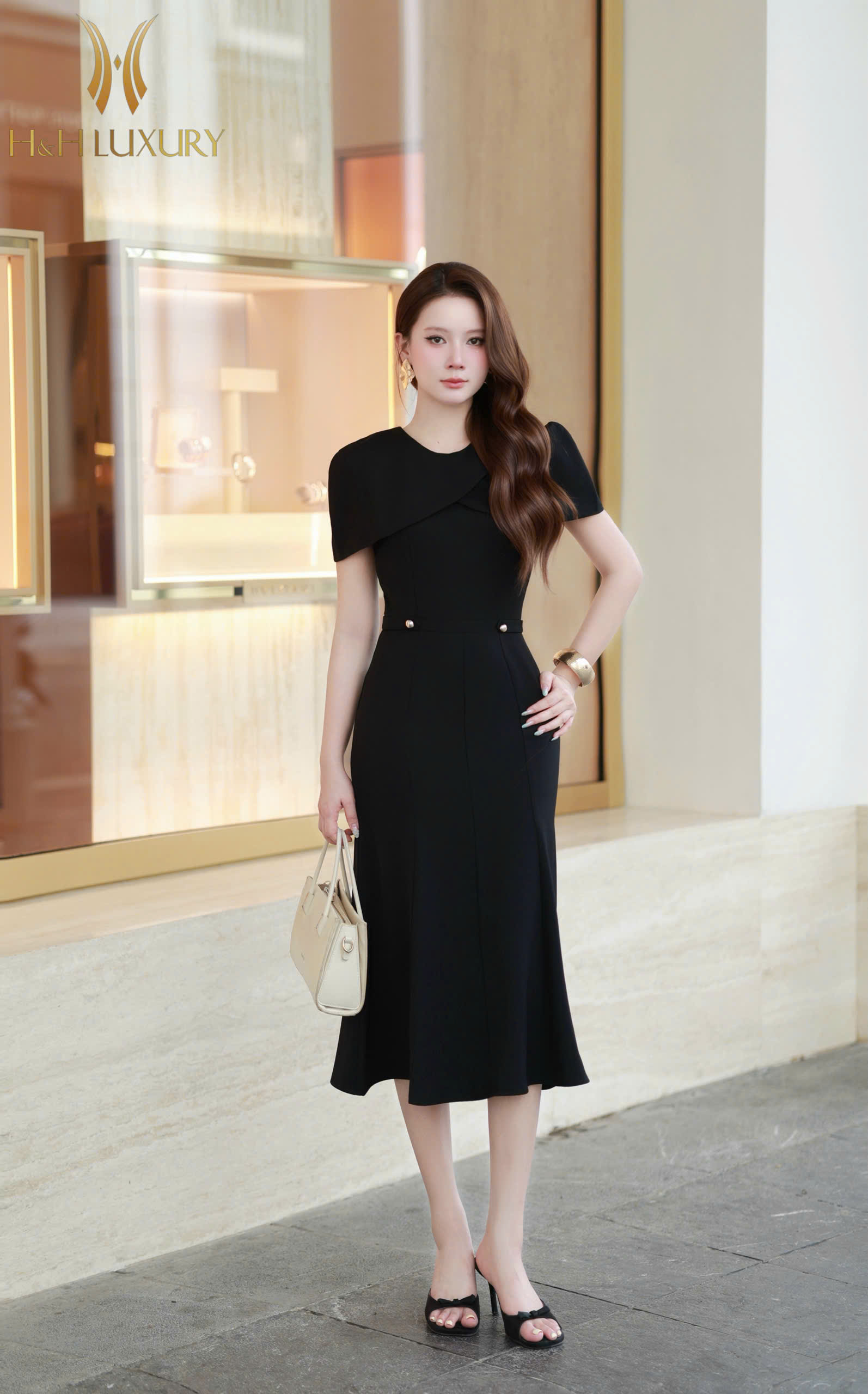 ĐẦM ĐEN ĐUÔI CÁ CÚC EO
