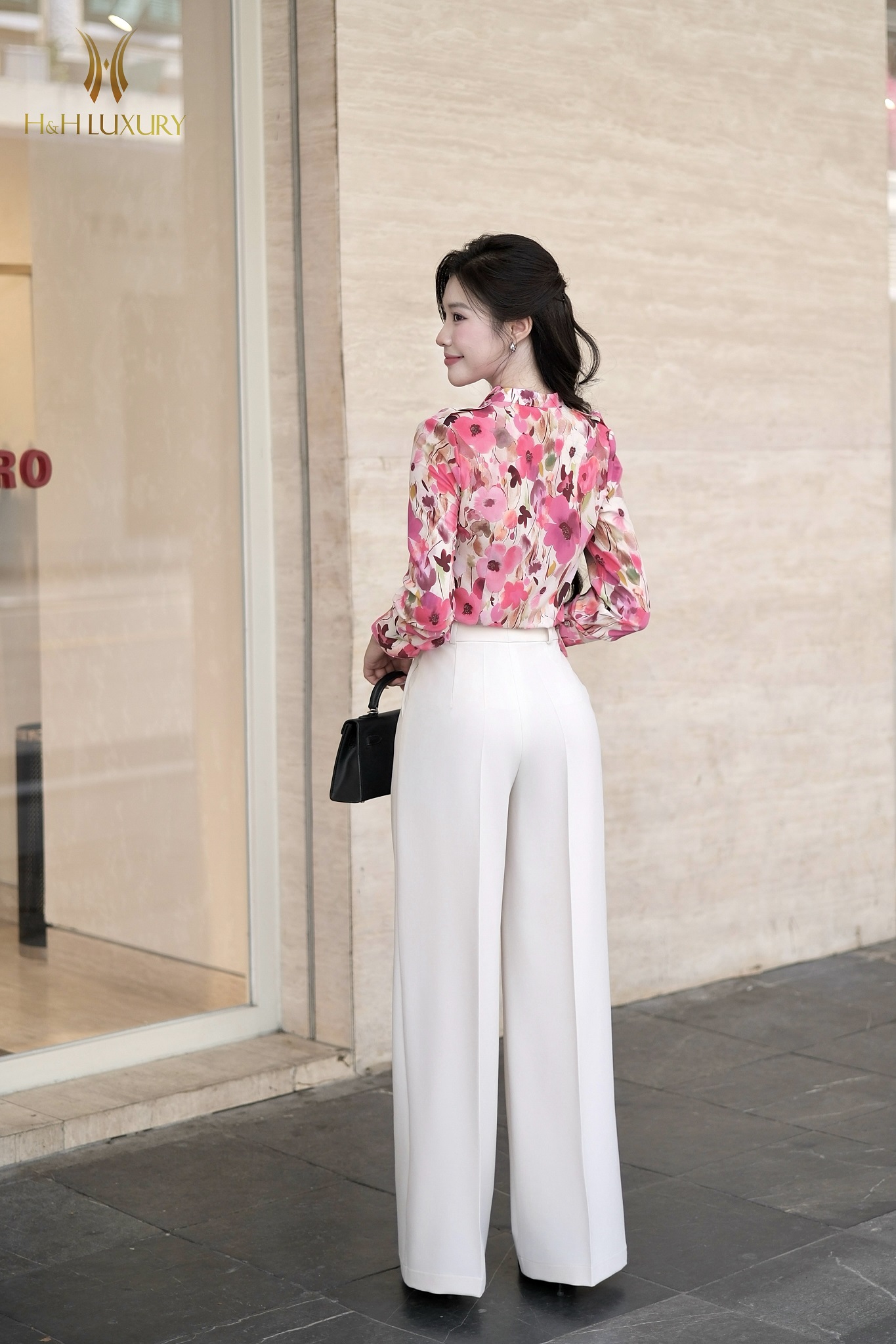 QUẦN XUÔNG KEM HAI TÚI TRƯỚC