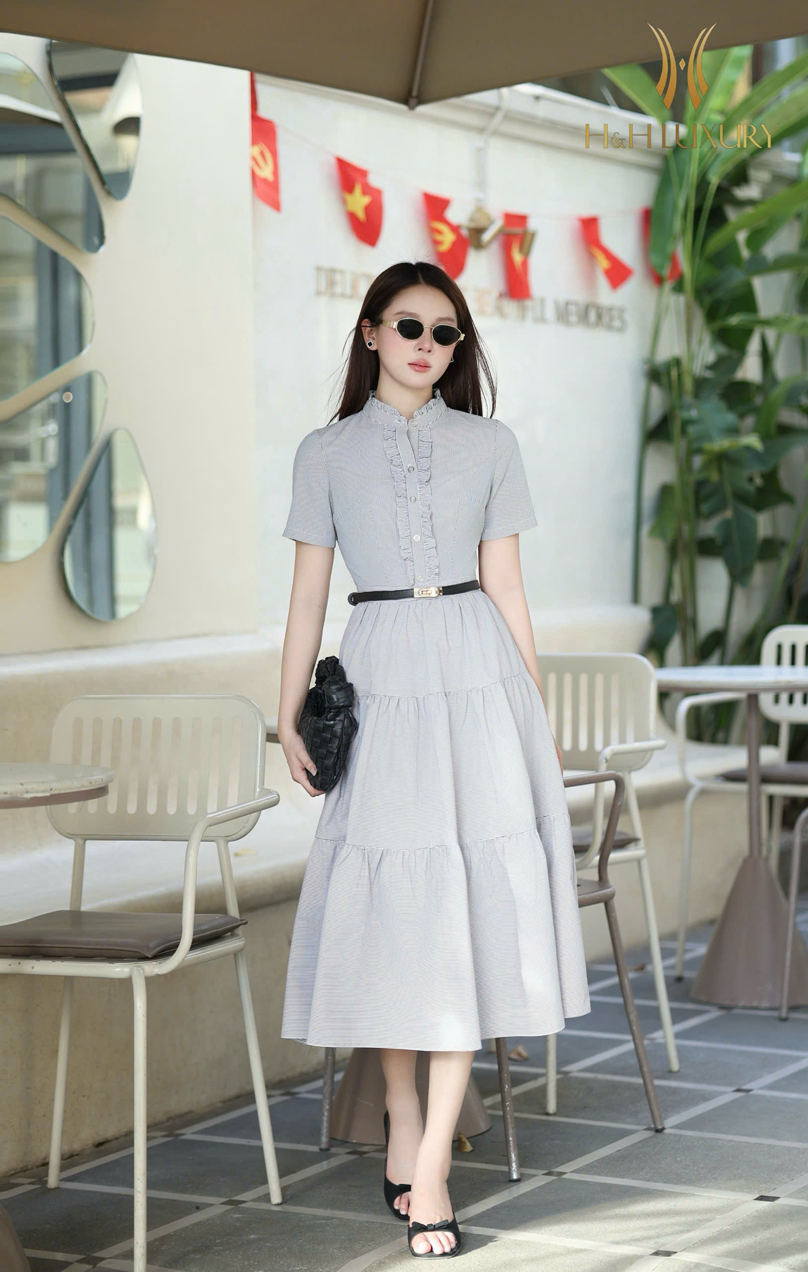 ĐẦM KẺ TRẮNG ĐEN XẾP BÈO CỔ