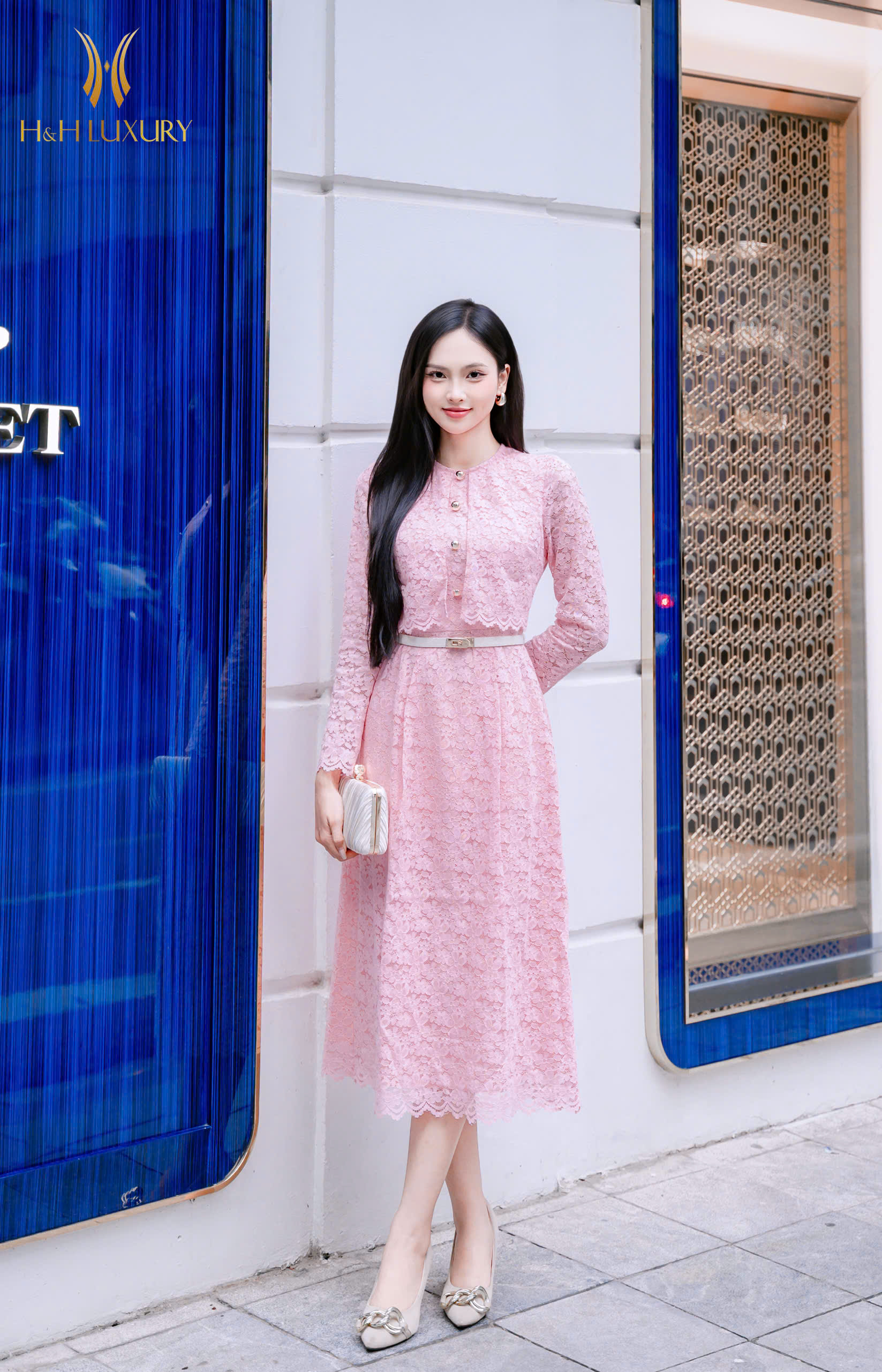 ĐẦM REN ÔM A TÀ NGỰC ĐÍNH KHUY