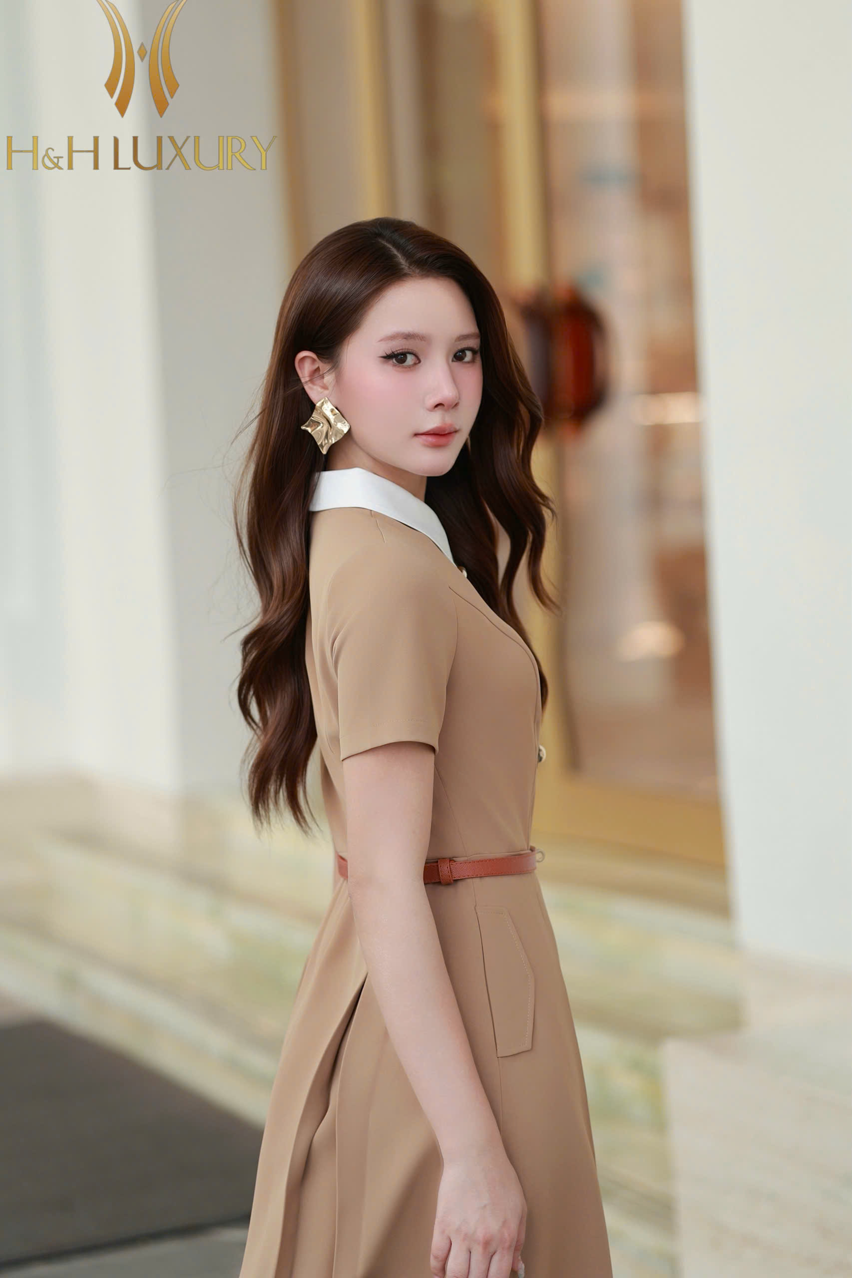 ĐẦM XÒE NÂU TÂY PHỐI CỔ ĐÍNH CÚC