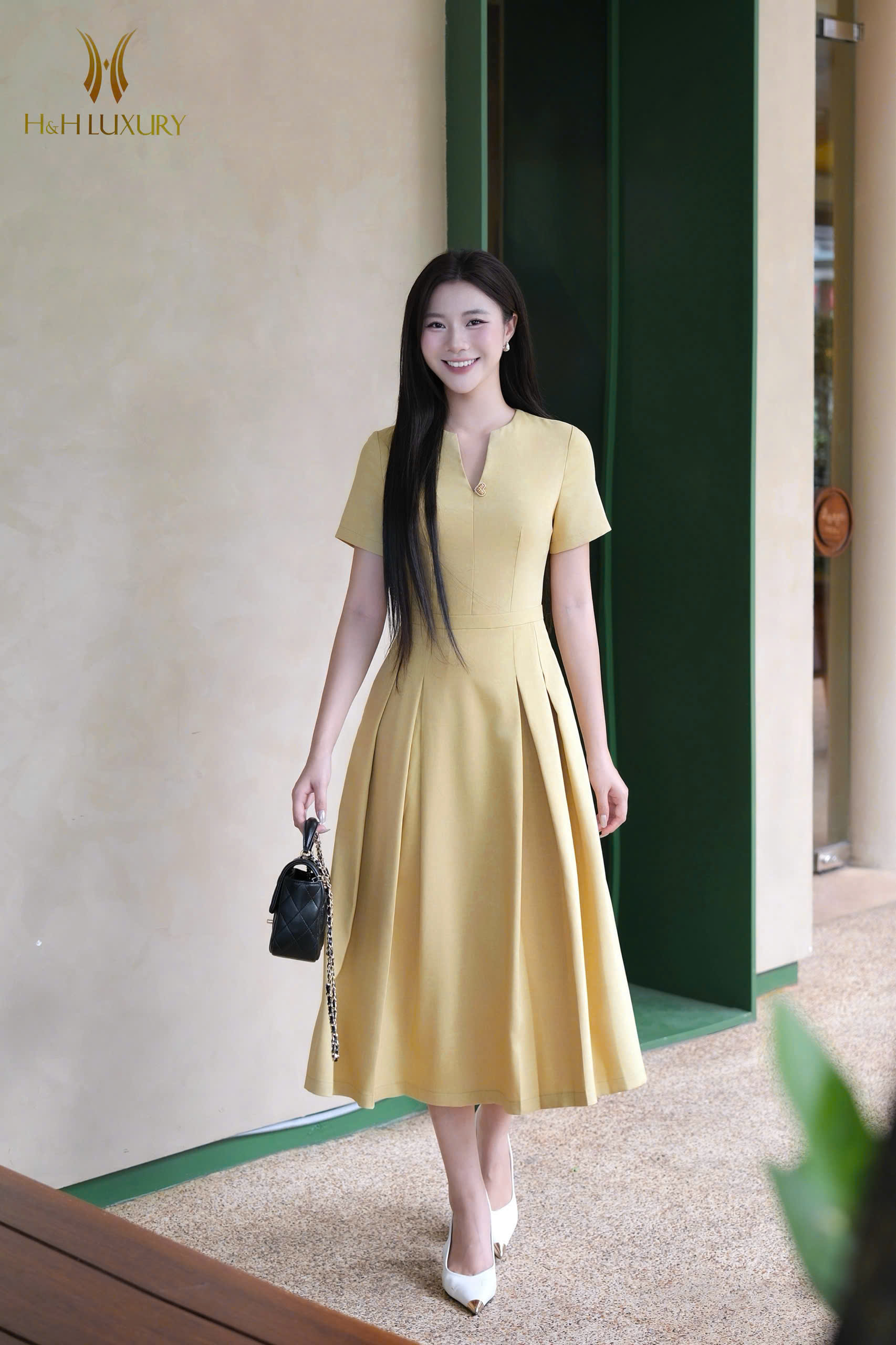 ĐẦM VÀNG MƠ XẾP LY HAI TÚI SƯỜN