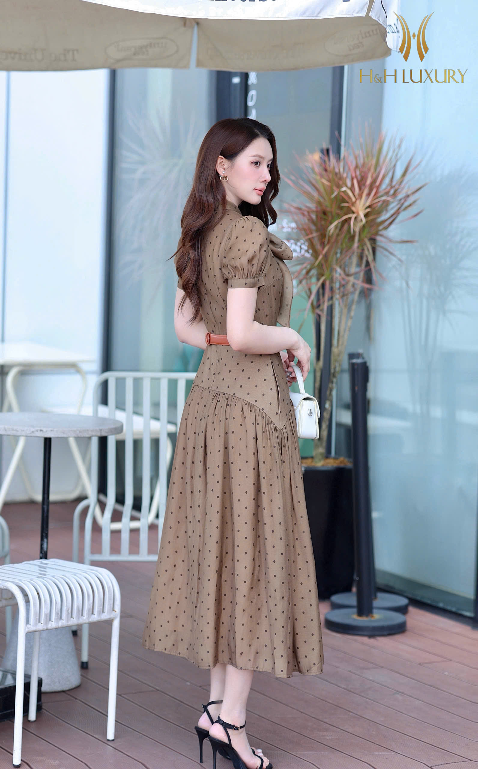 ĐẦM CHẤM BI NÂU TÂY NƠ CỔ