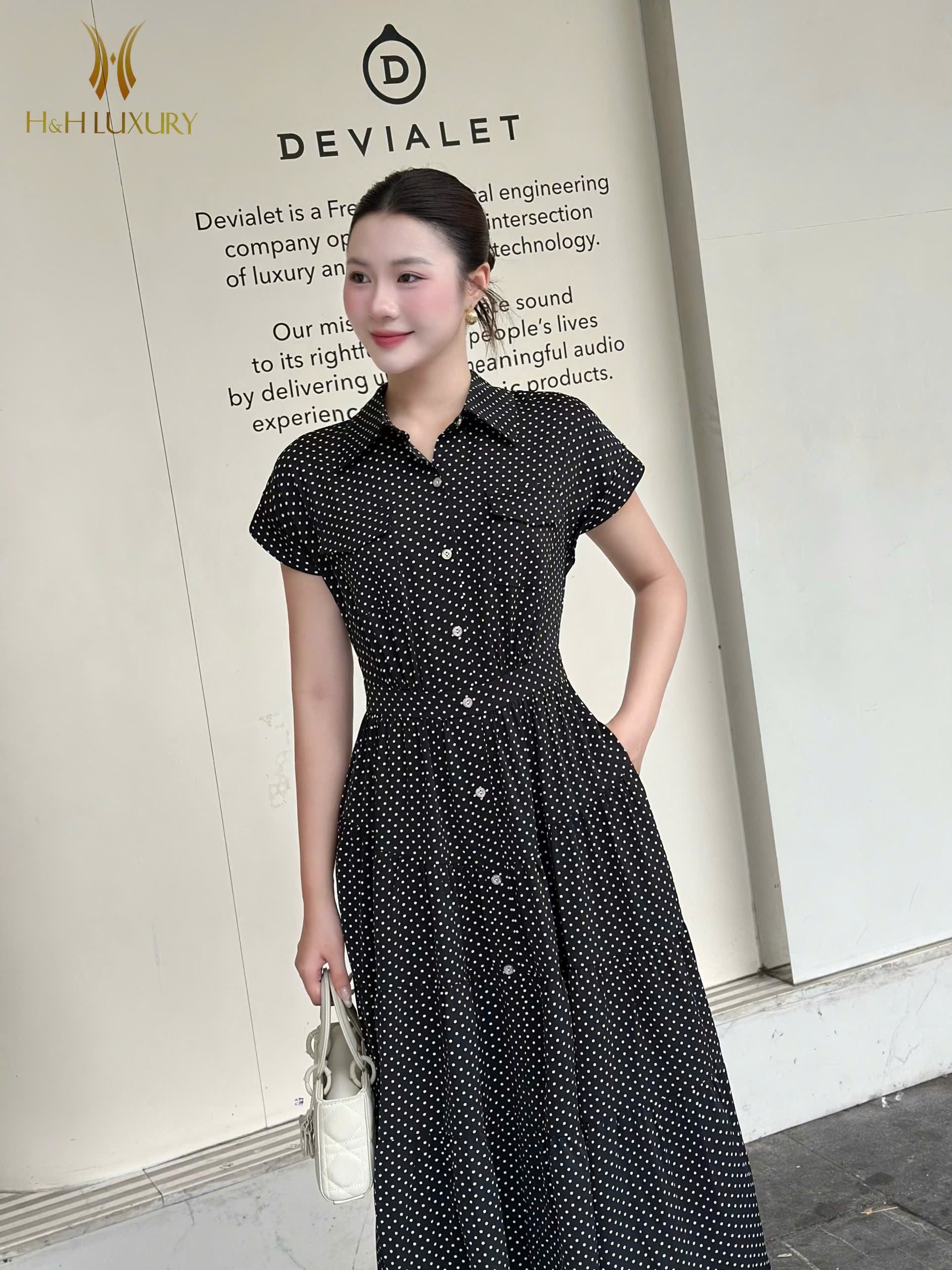 ĐẦM LỤA CHẤM BI ĐEN CỔ ĐỨC 2 TÚI