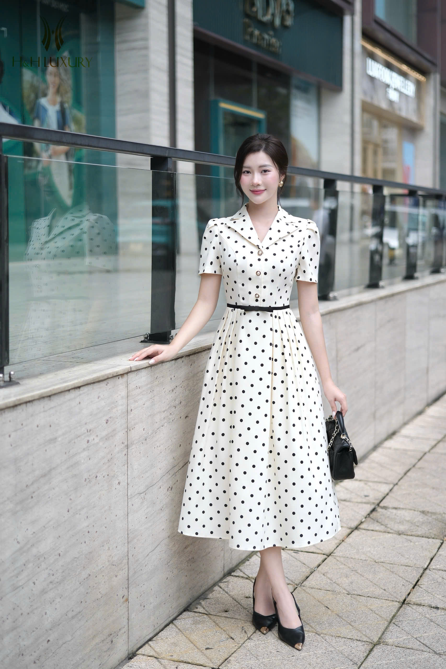 ĐẦM CHẤM BI CỔ VÉC NƠ EO