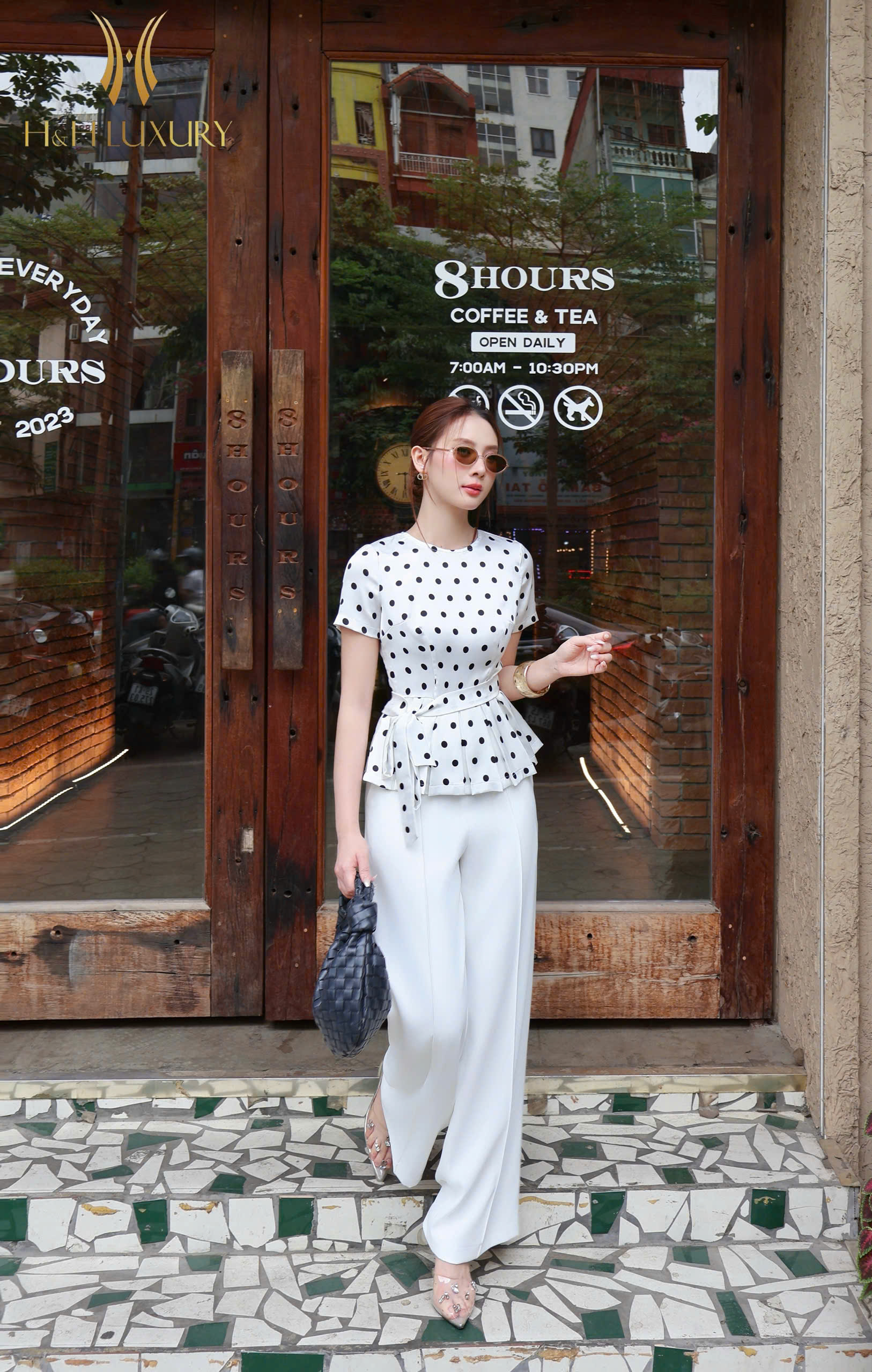 SƠ MI TRẮNG ĐEN PEPLUM NƠ EO