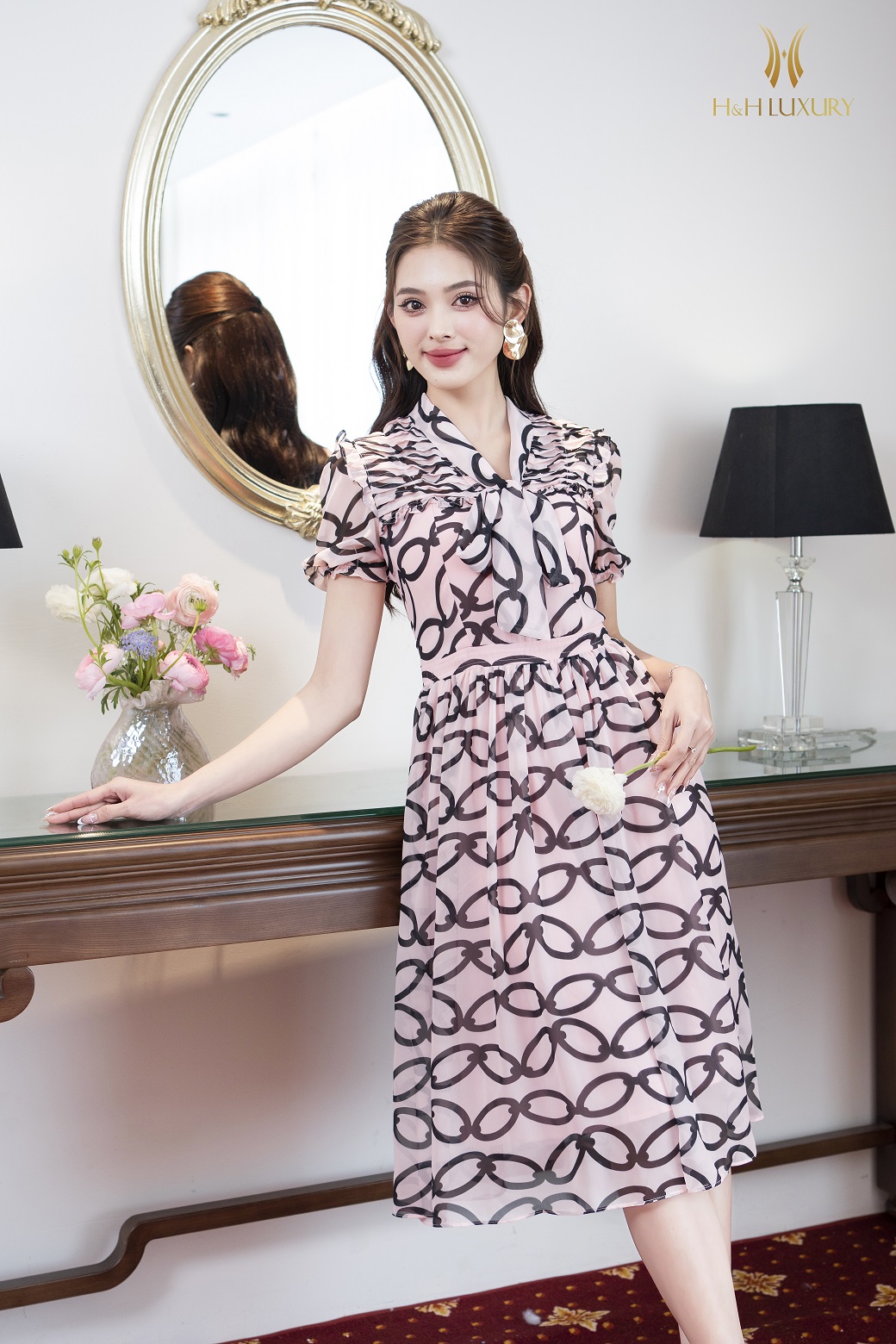 ĐẦM XÒE TƠ HỒNG