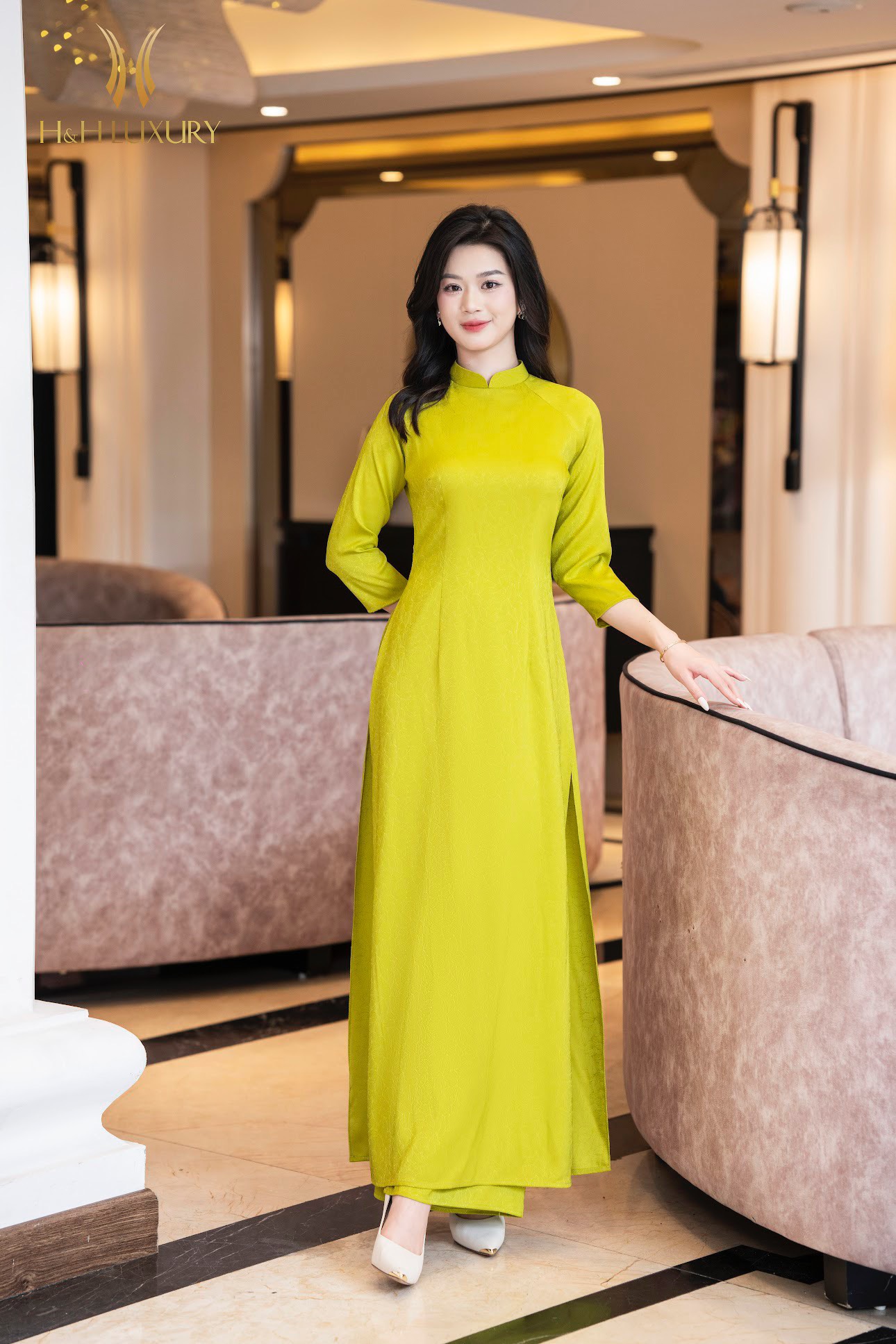 ÁO DÀI GẤM HỌA TIẾT HOA HỒNG XANH CỐM