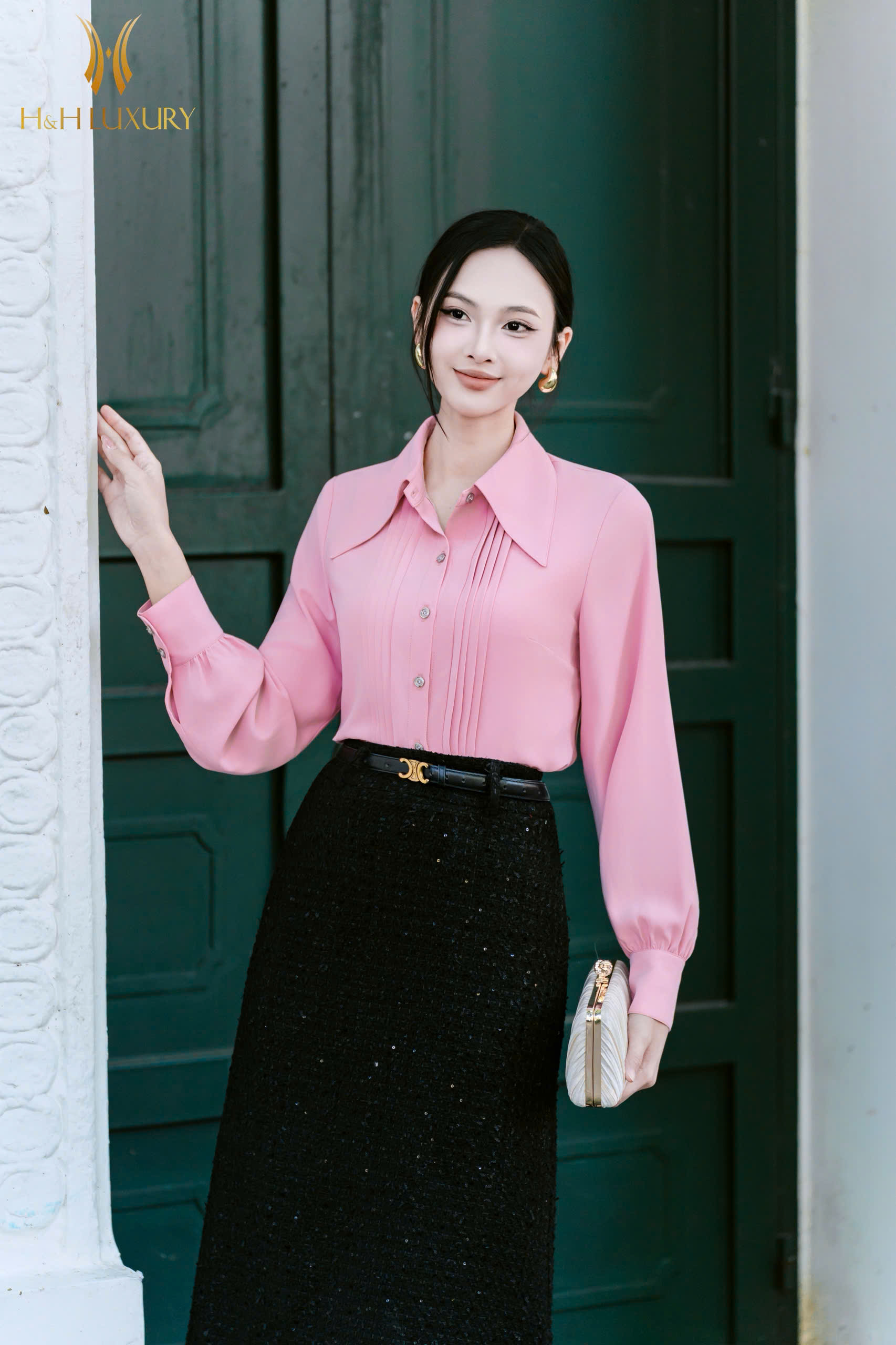 ÁO SƠ MI HỒNG PHẤN CỔ ĐỨC XẾP LY