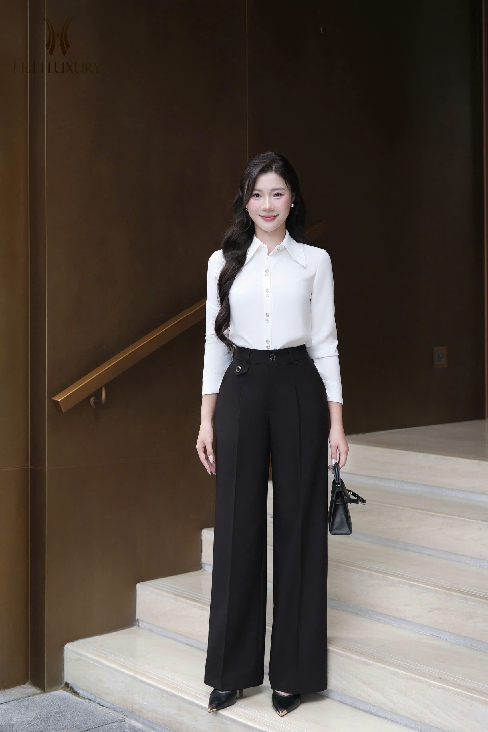 QUẦN SUÔNG ĐEN 2 TÚI TRƯỚC