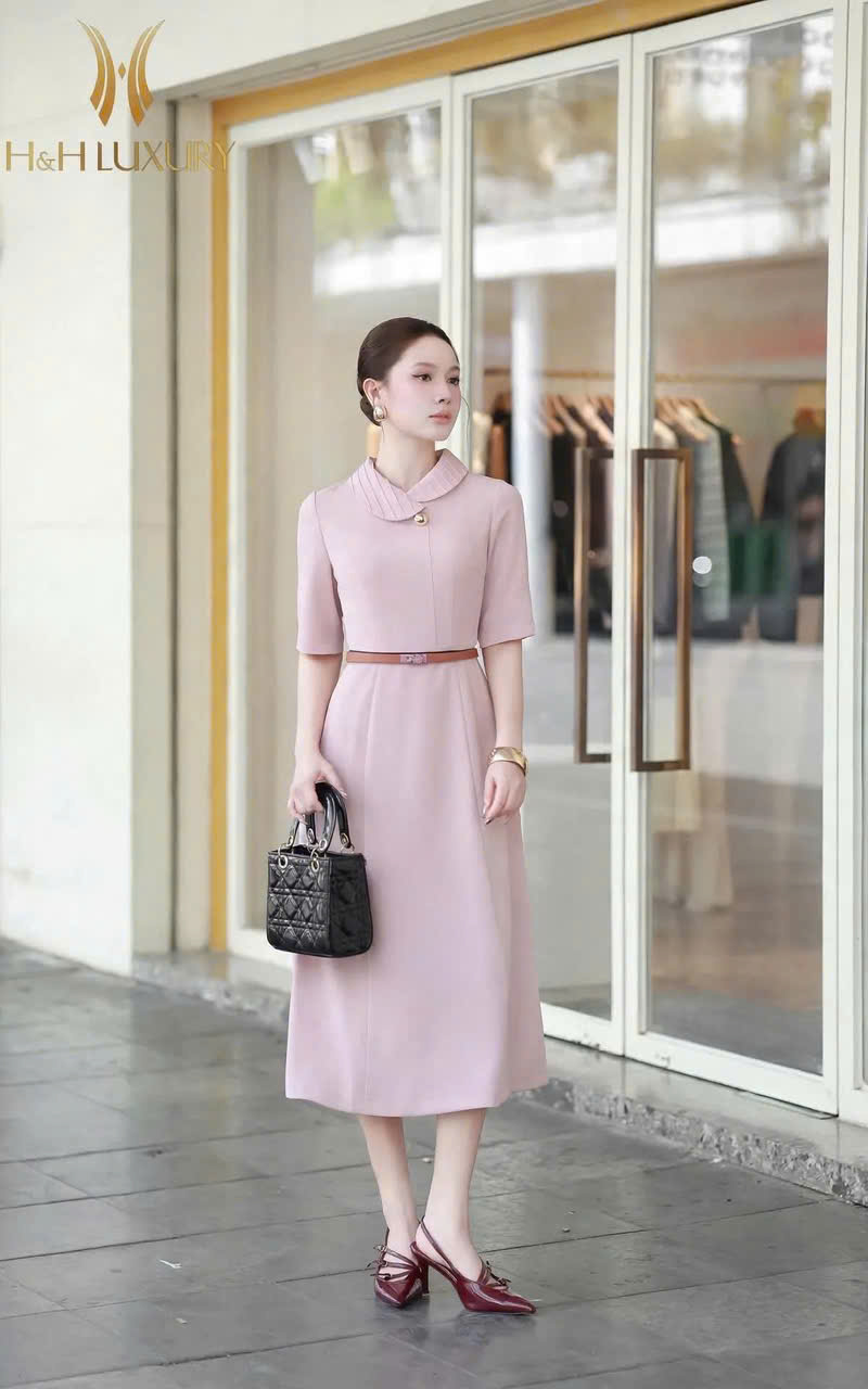ĐẦM HỒNG PASTEL DÁNG A MÍ CỔ