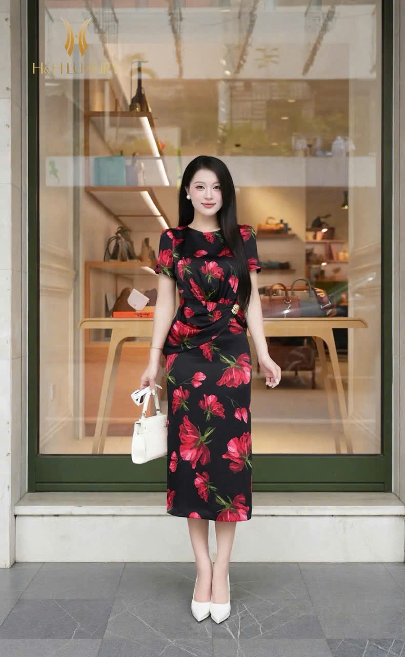 ĐẦM BÚT CHÌ LỤA SUÔNG HOA ĐỎ ĐÔ