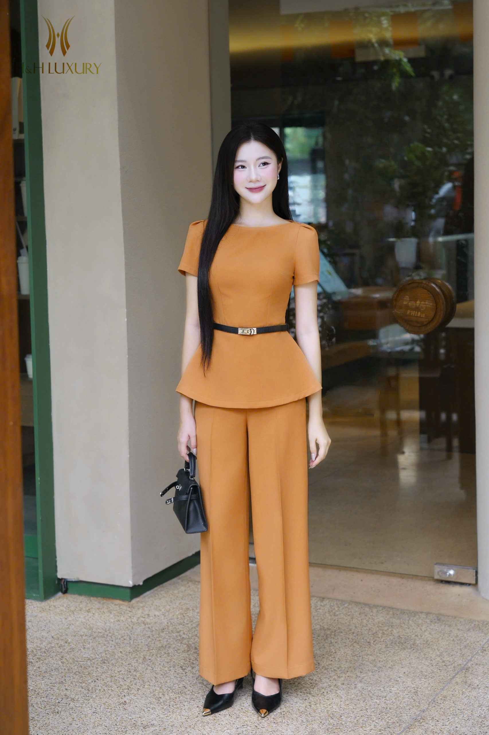 QUẦN ĐEN XUÔNG CAM HAI TÚI TRƯỚC