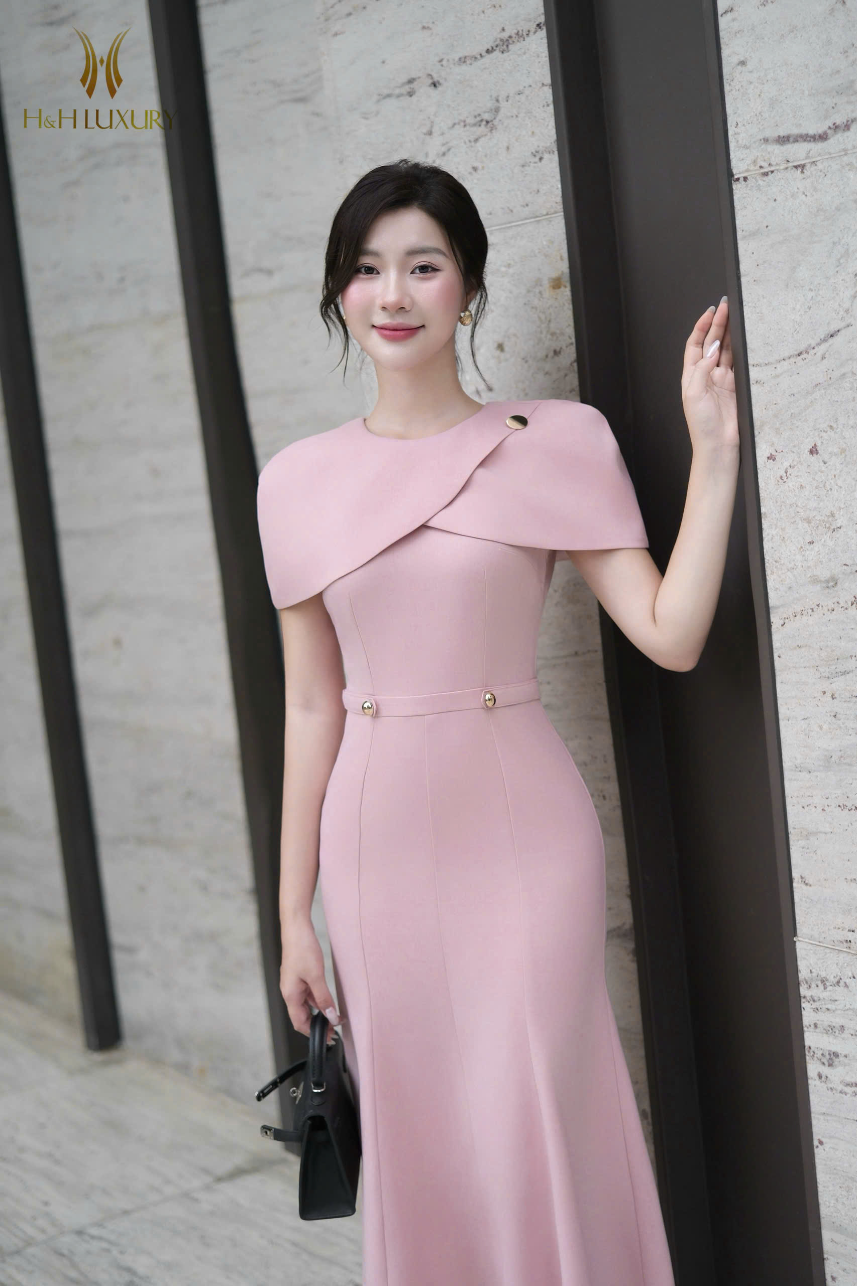 ĐẦM HỒNG ĐUÔI CÁ TÀ NGỰC