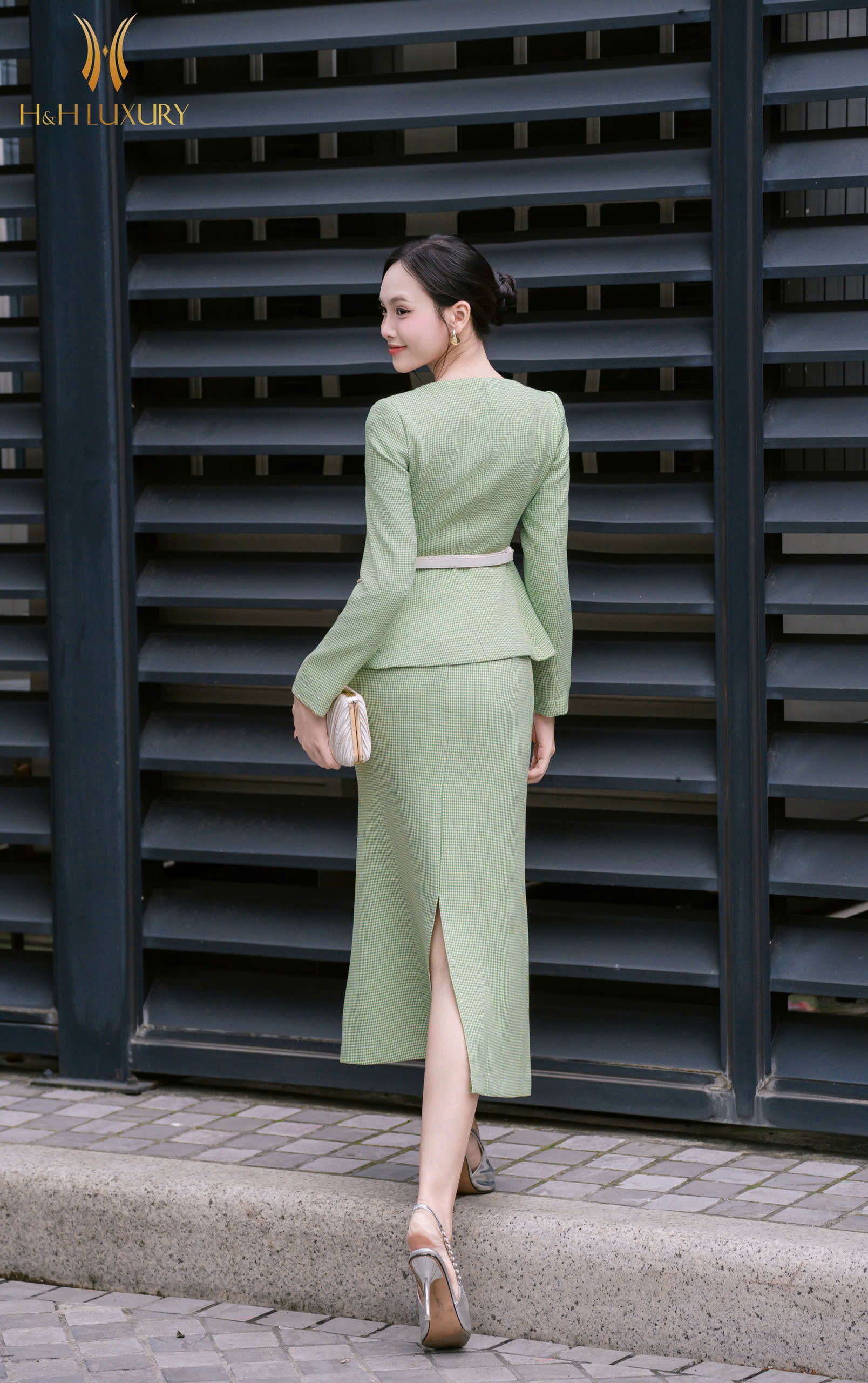 ÁO VEST XANH HỌA TIẾT ĐÍNH CÚC