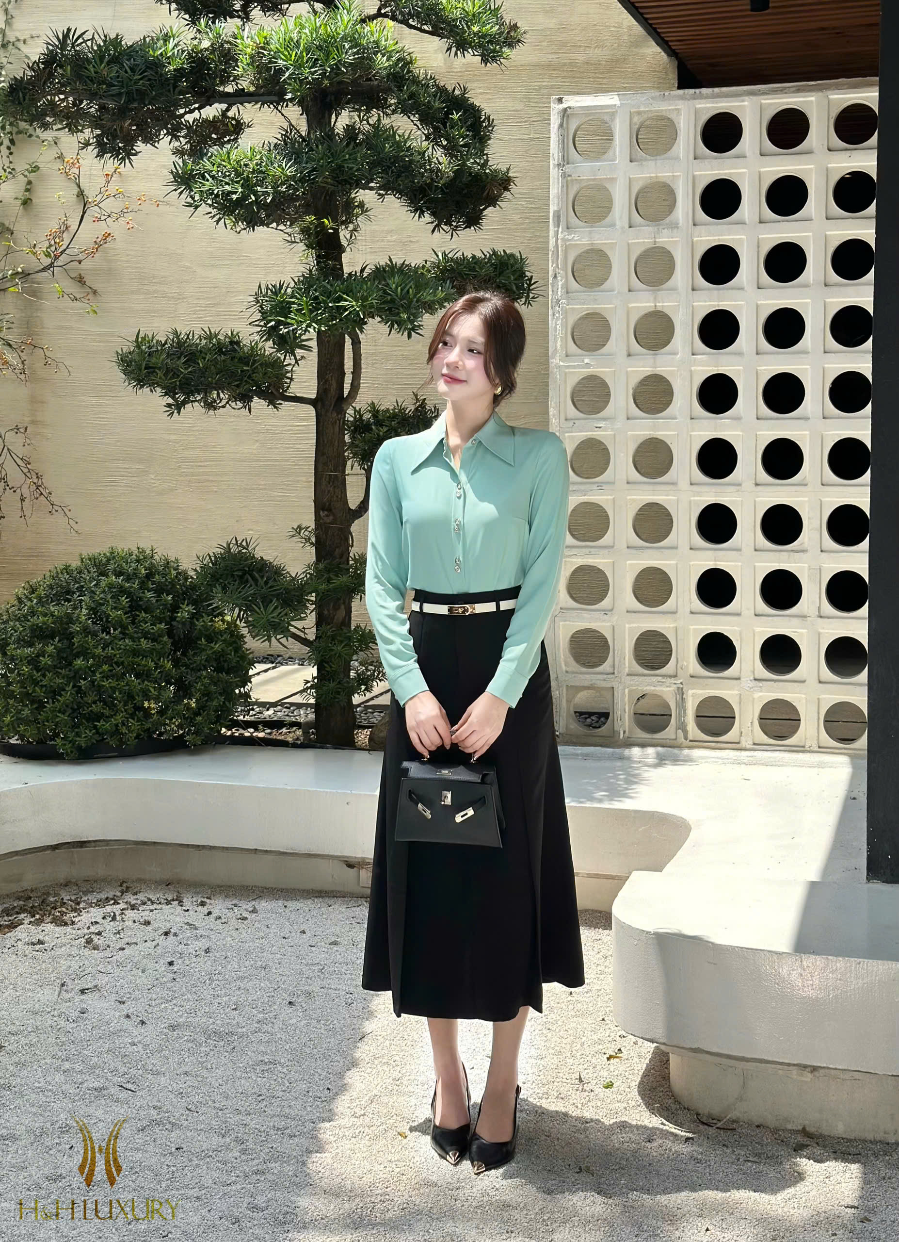 ÁO SƠ MI LỤA XANH CỔ ĐỨC