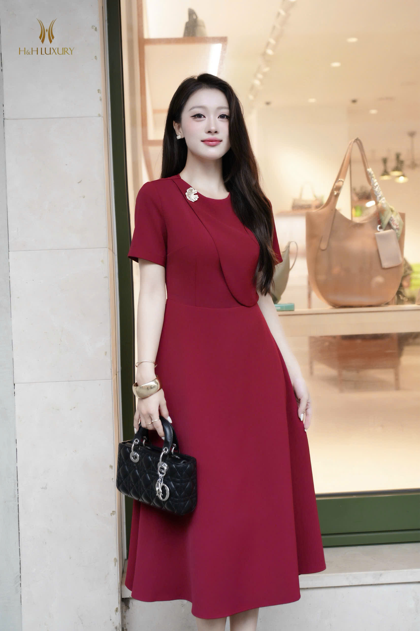 ĐẦM ĐỎ ĐÔ TÀ NGỰC ĐÍNH CHARM