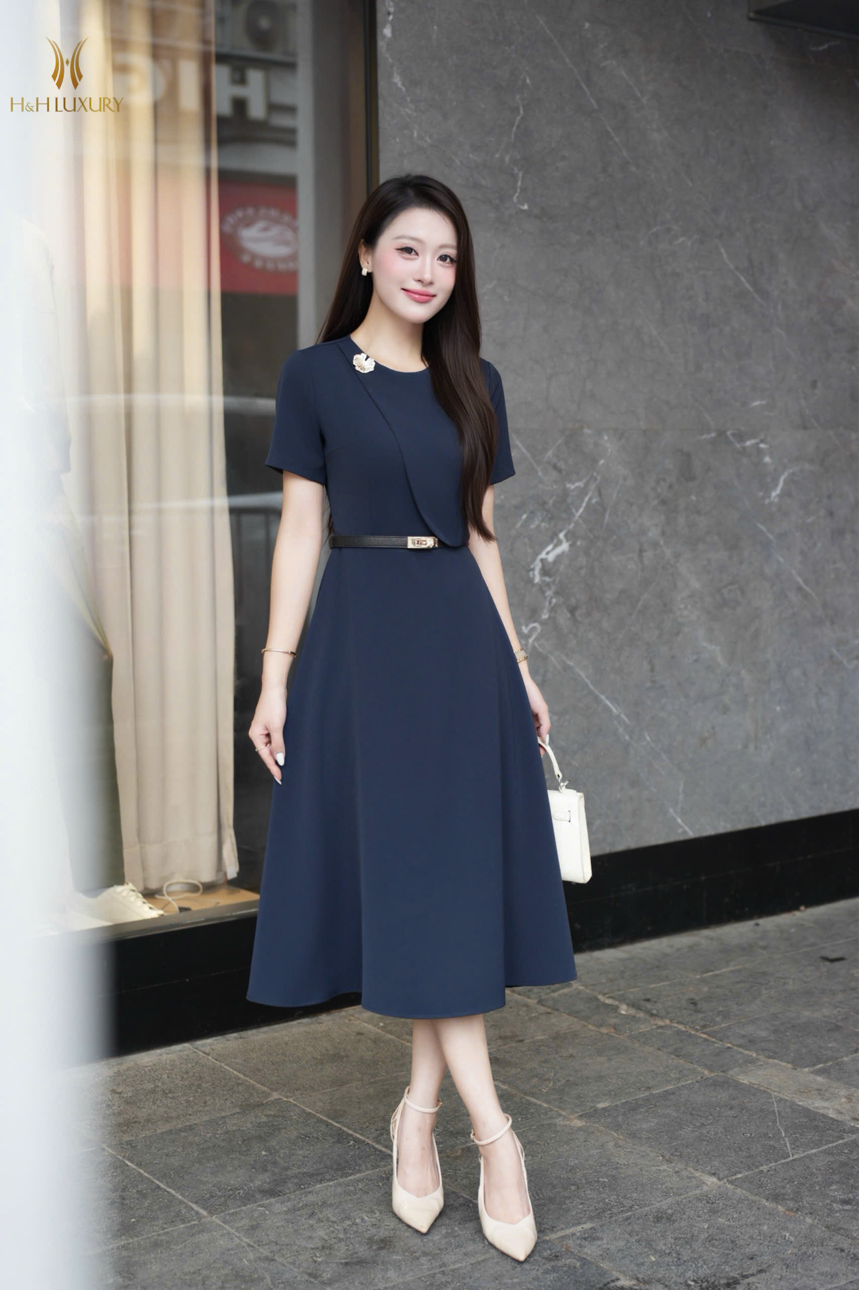 ĐẦM XANH NAVY TÀ NGỰC ĐÍNH CHARM