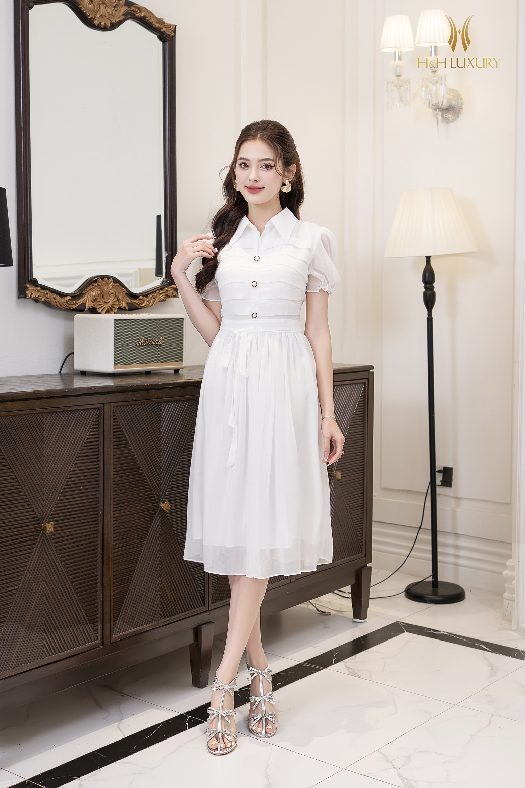 ĐẦM XÒE TƠ VÂN TRẮNG XẾP BÈO CỔ ĐỨC ĐÍNH CÚC