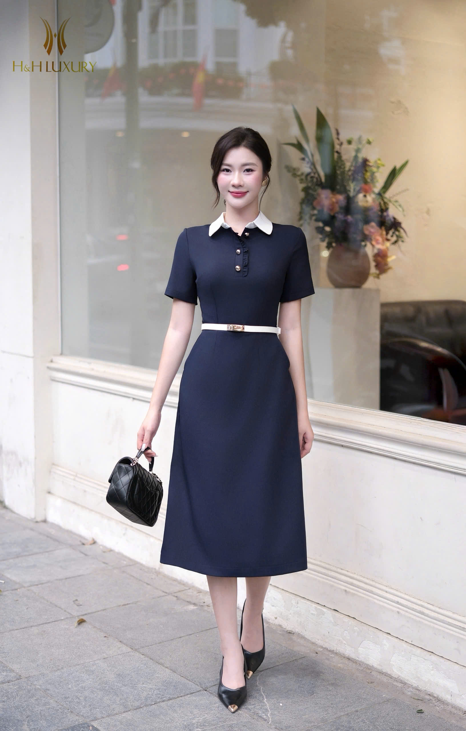 ĐẦM ÔM A XANH NAVY PHỐI CỔ ĐÍNH CÚC
