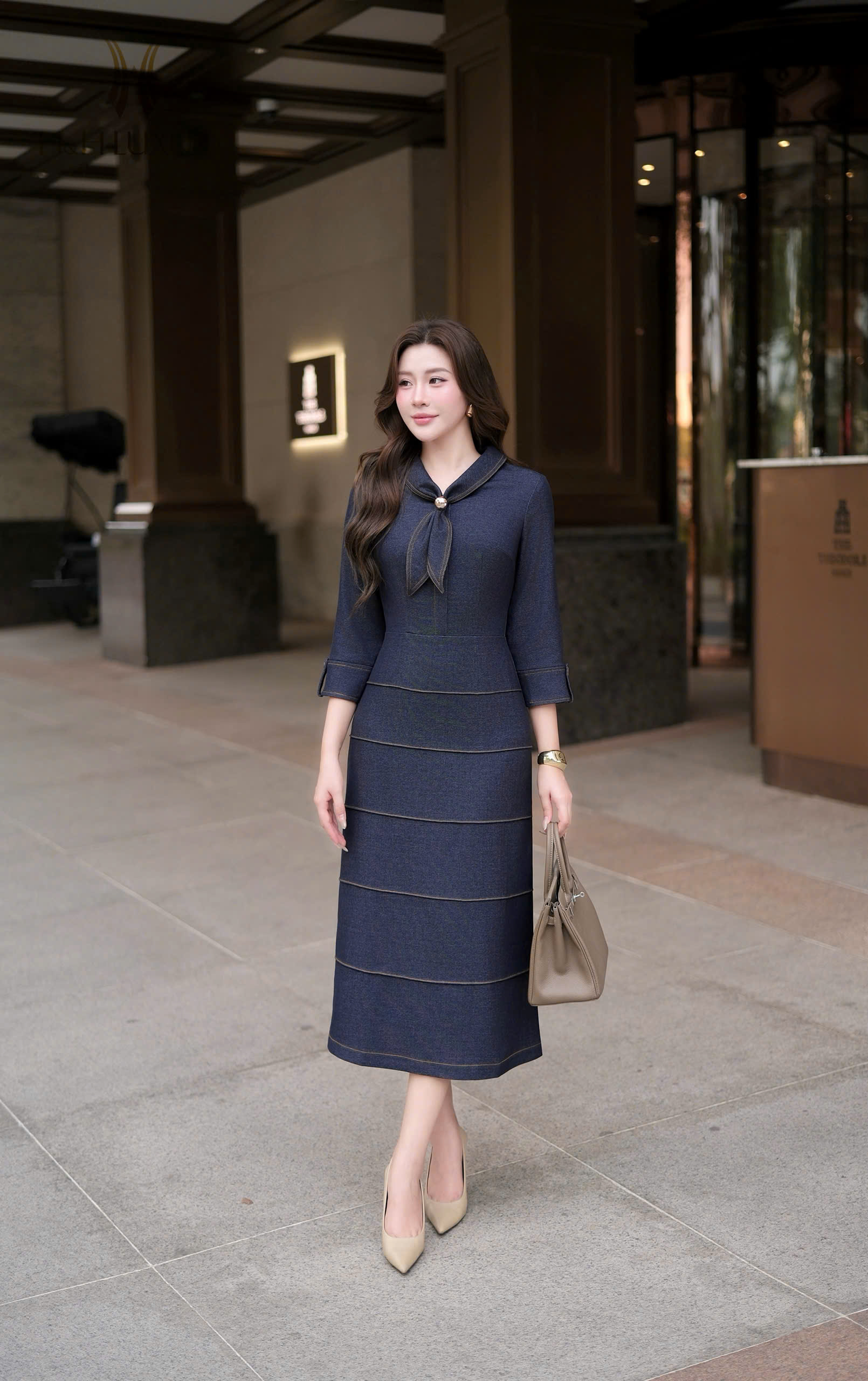 ĐẦM JEAN FORM A CỔ NƠ MÍ THÂN