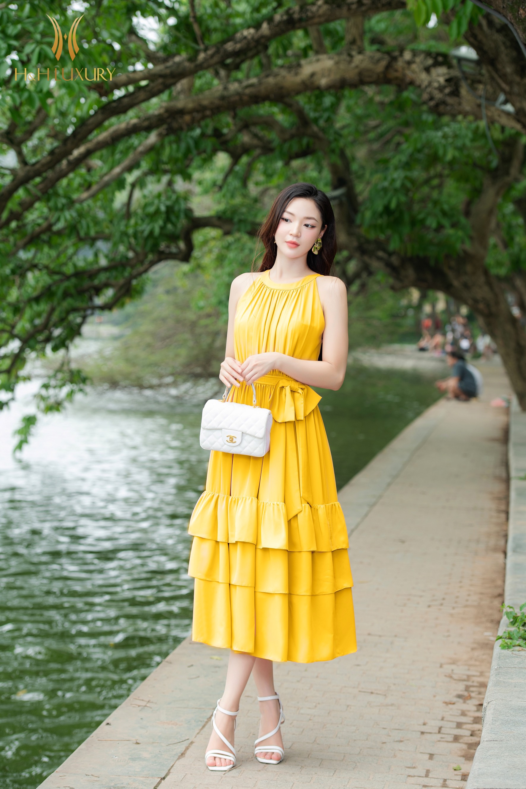 ĐẦM MAXI VÀNG LỤA HÀN CAO CẤP NƠ EO