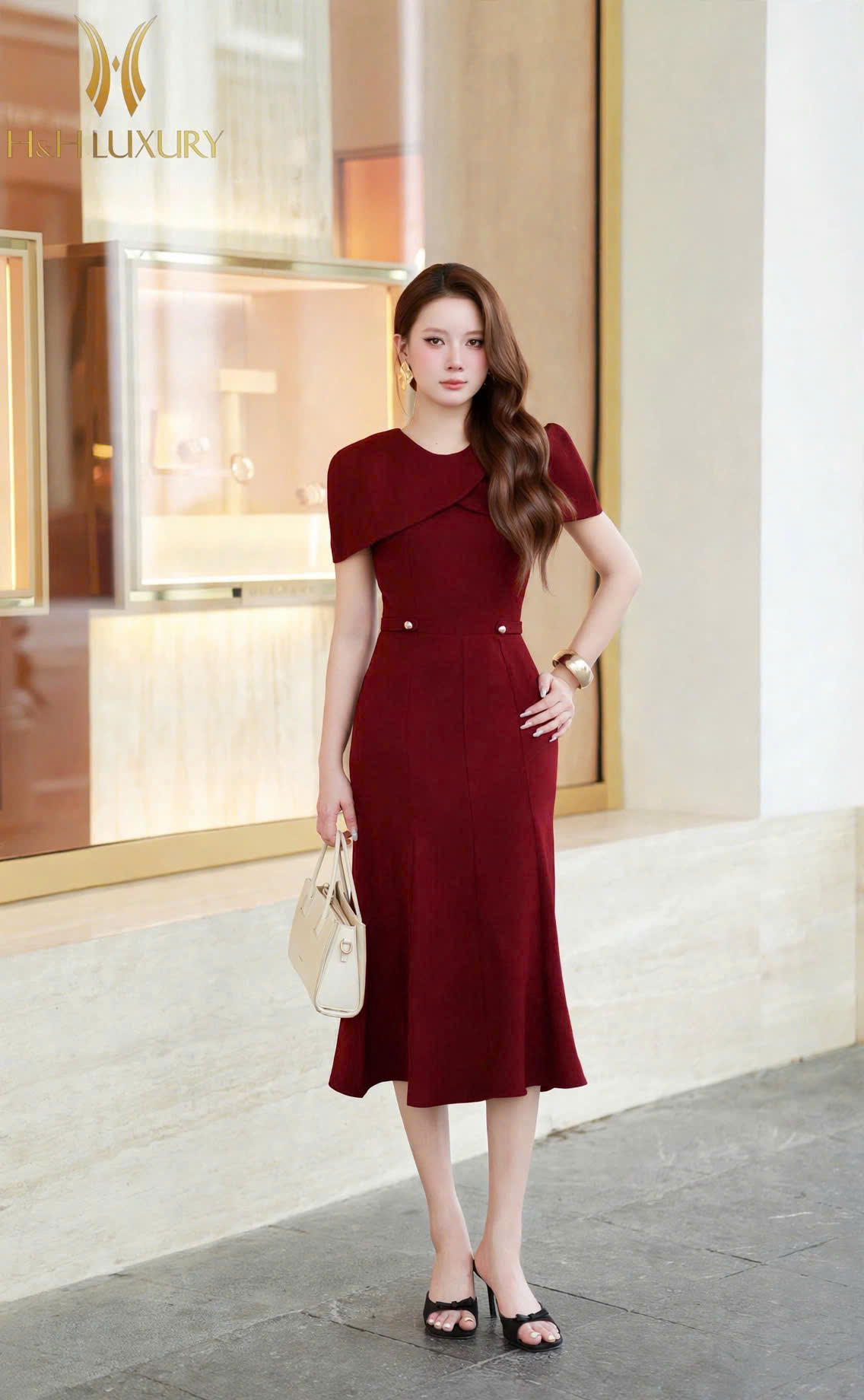 ĐẦM TIỆC ĐUÔI CÁ ĐỎ TÀ NGỰC