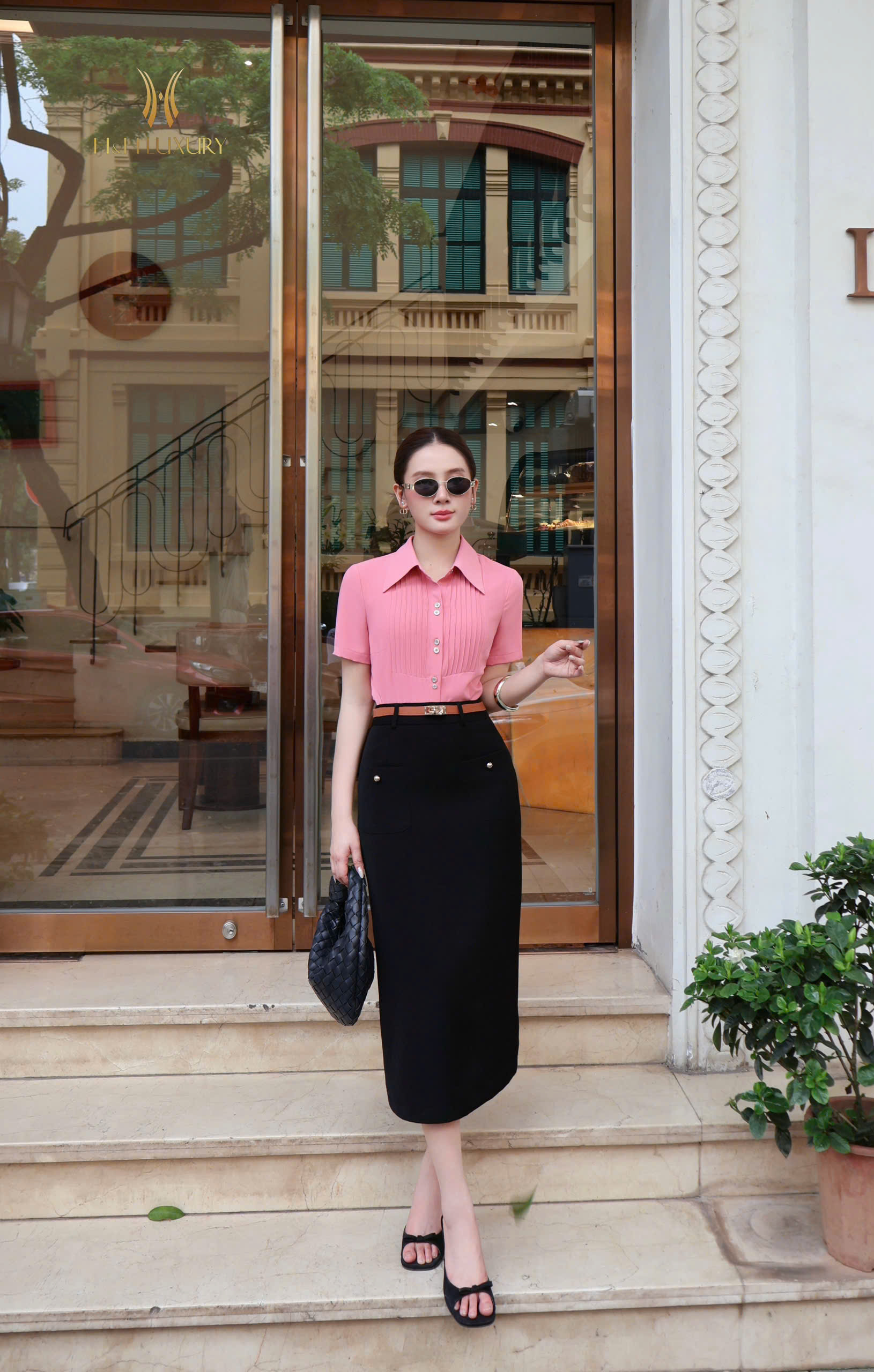 ÁO SƠ MI LỤA HỒNG ĐÀO CỘC TAY BẤU MI