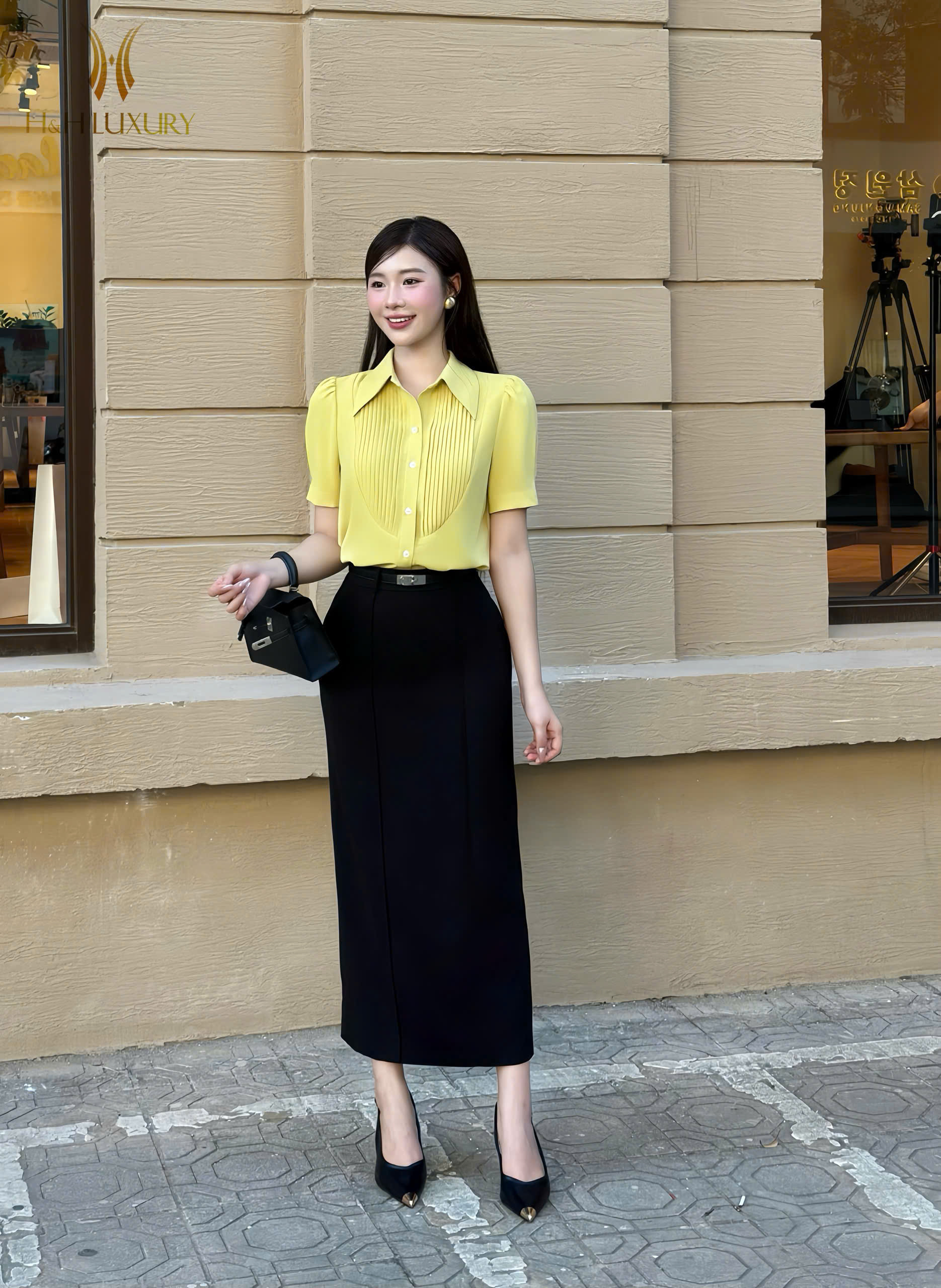 ÁO SƠ MI LỤA  VÀNG MÙ TẠT CỔ ĐỨC XẾP LY