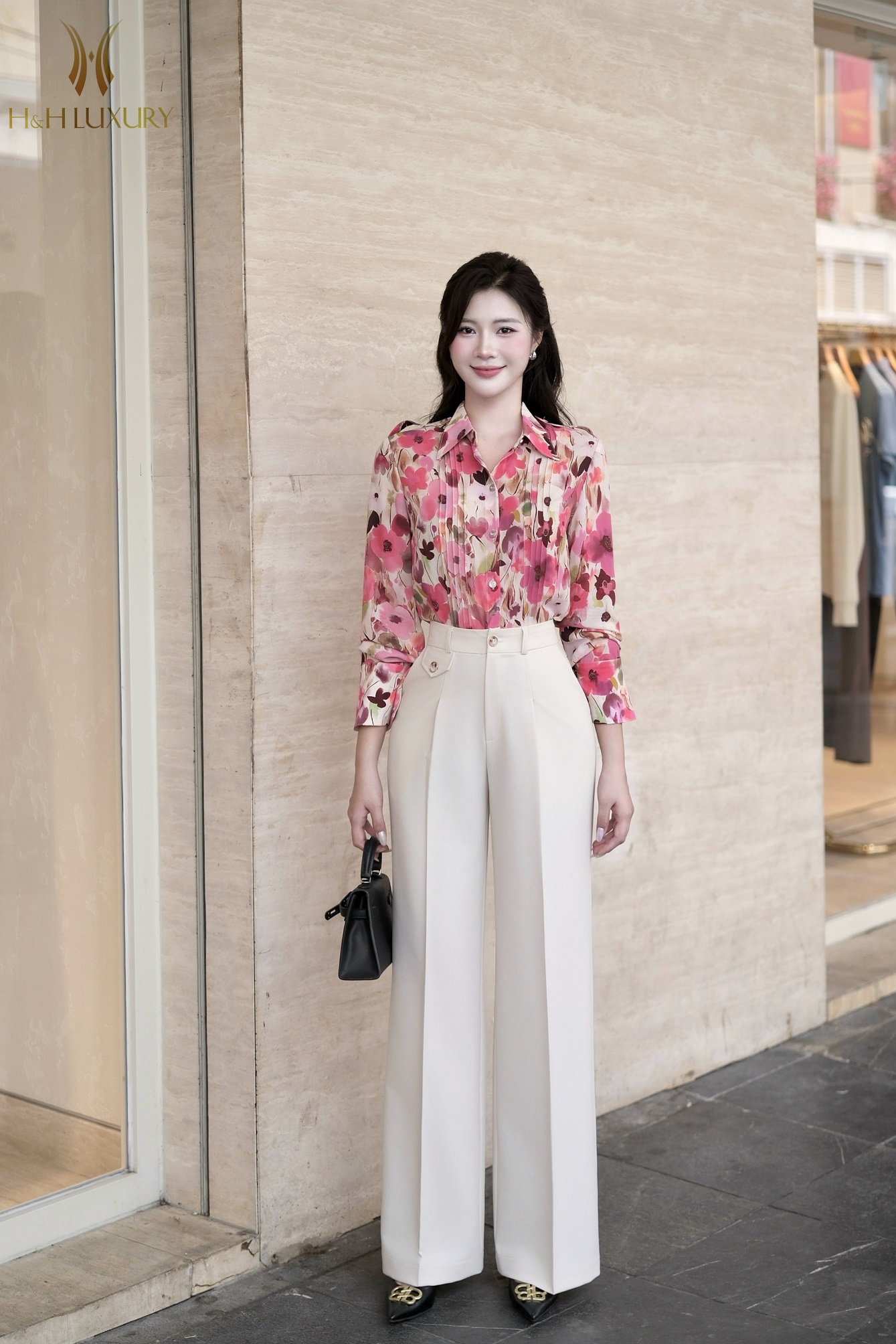 QUẦN XUÔNG KEM HAI TÚI TRƯỚC
