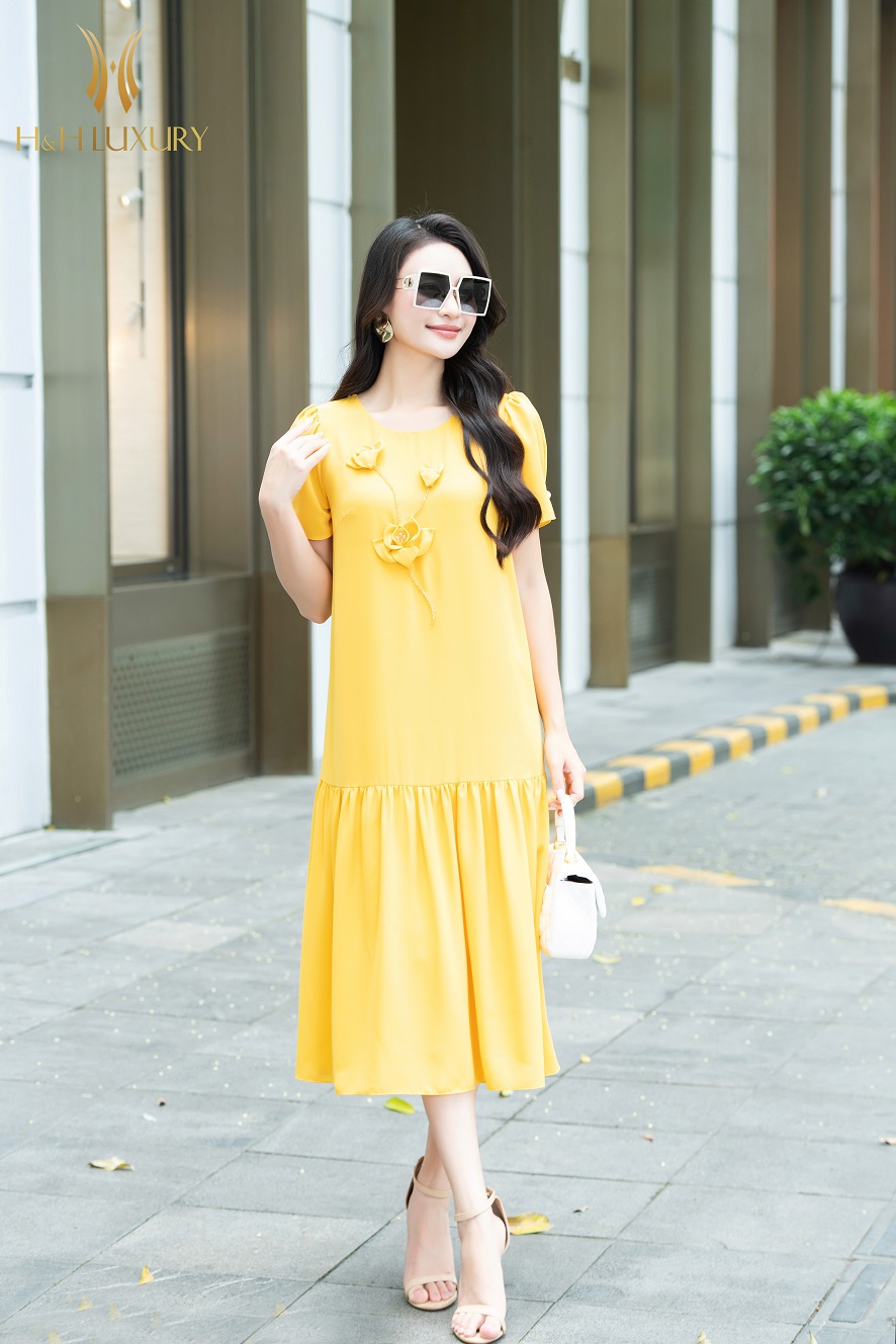 ĐẦM XUÔNG LỤA HÀN VÀNG CAO CẤP ĐÍNH HOA