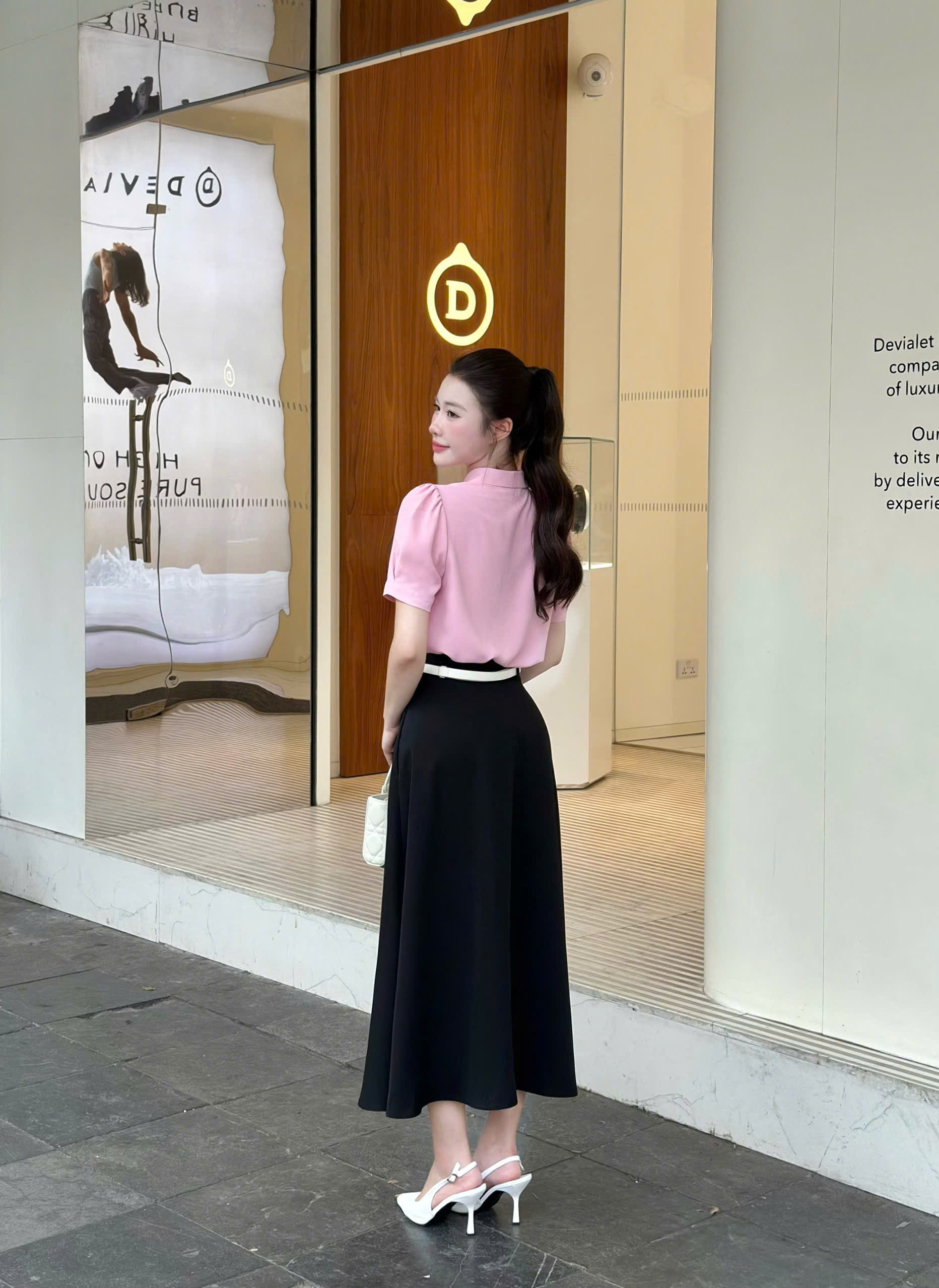 CHÂN VÁY XÒE ĐEN 2 TÚI SƯỜN