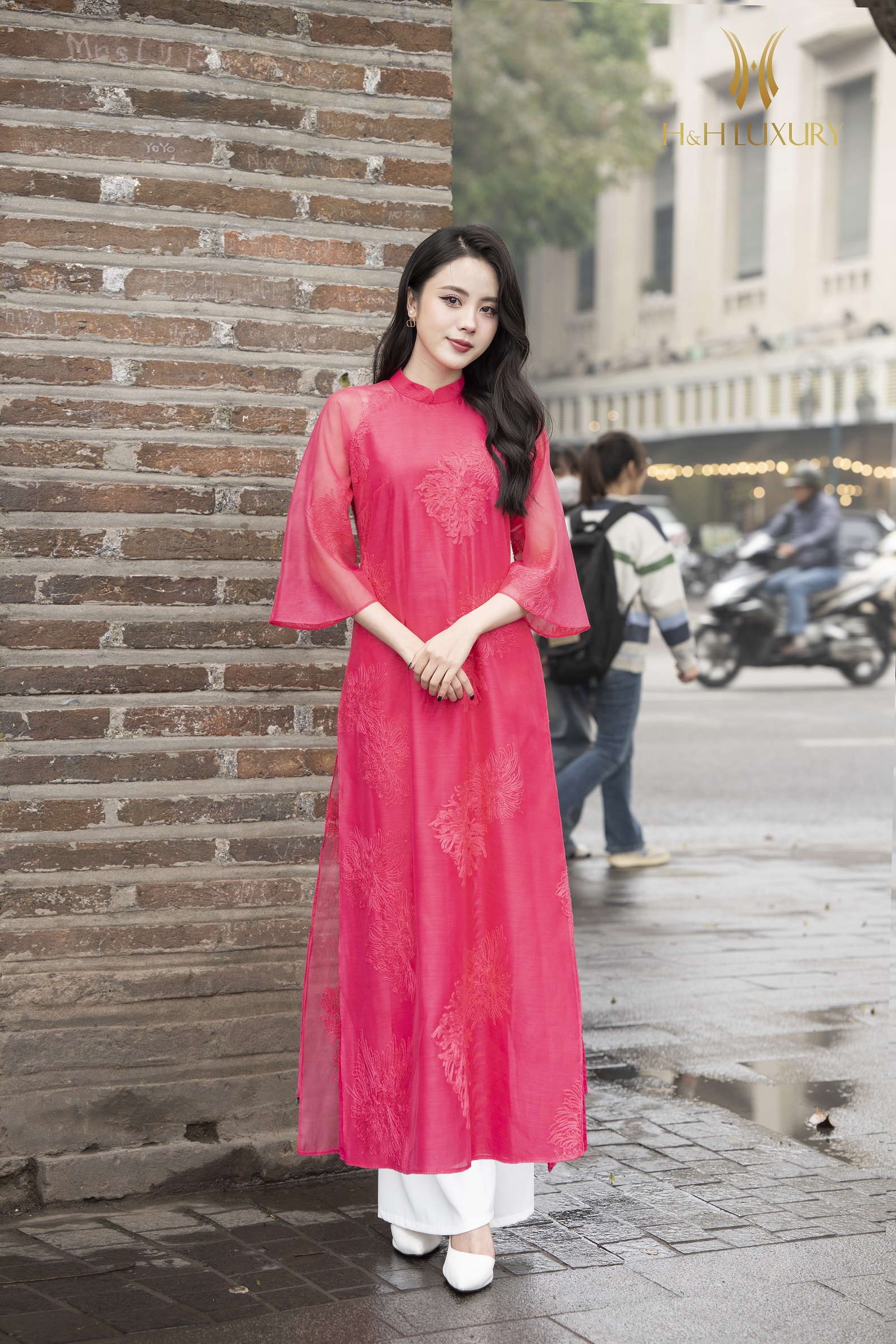 ÁO DÀI CÁCH TÂN TƠ THÊU HOA HỒNG SEN